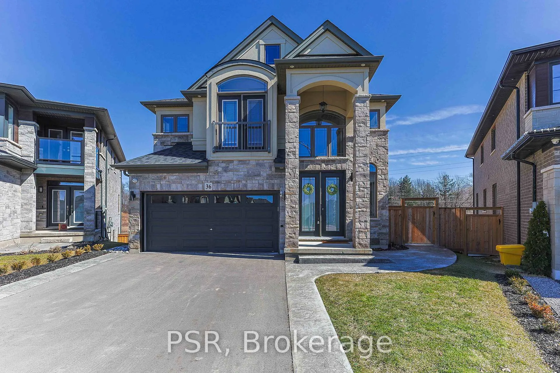 Photo 2 of 36 Scanlon Place, Hamilton, Ancaster — HOMEH