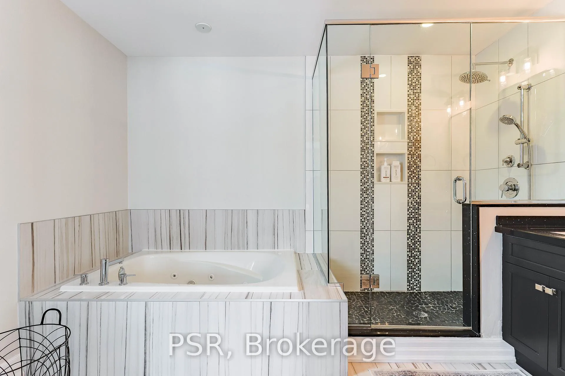 Photo 17 of 36 Scanlon Place, Hamilton, Ancaster — HOMEH