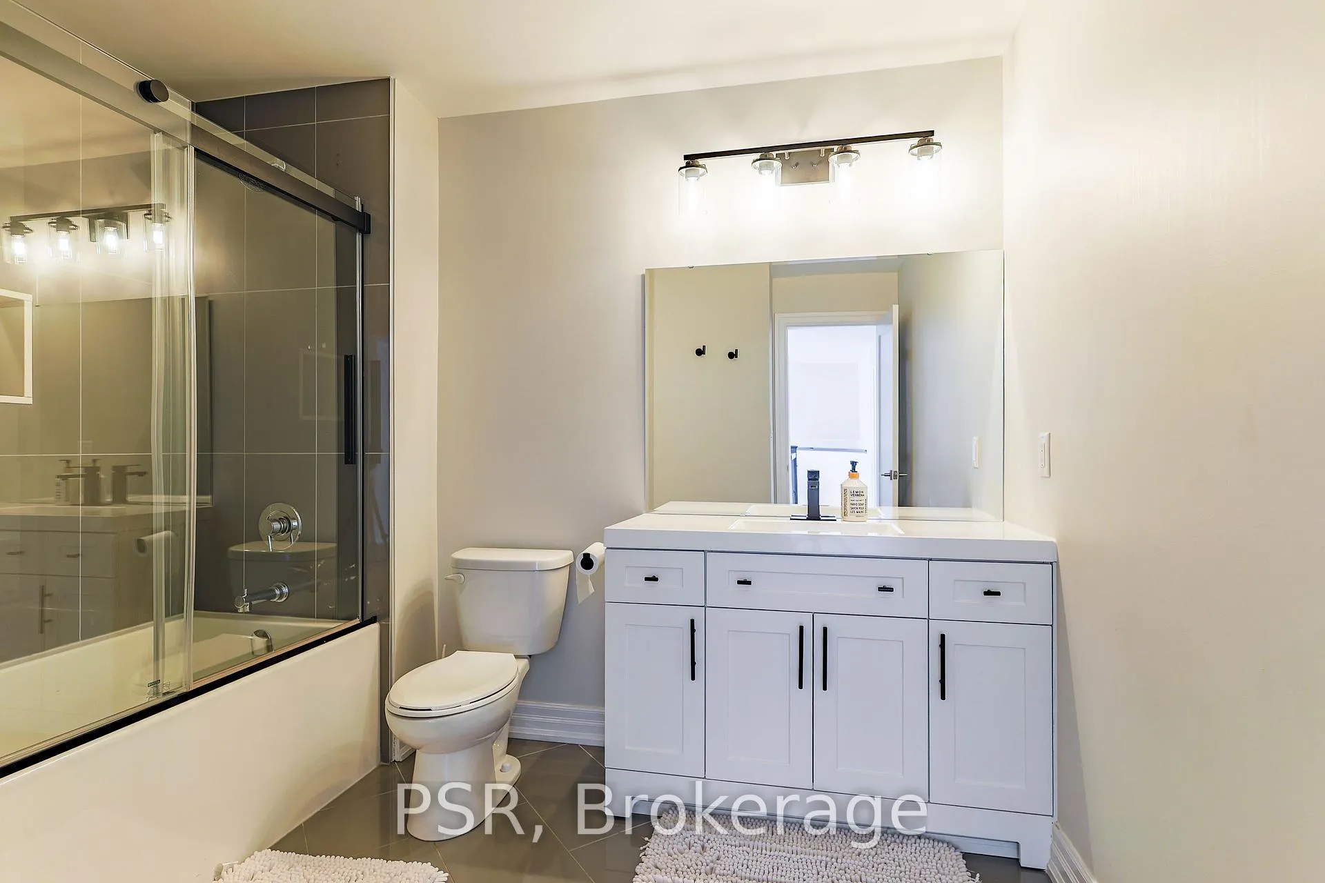 Photo 24 of 36 Scanlon Place, Hamilton, Ancaster — HOMEH