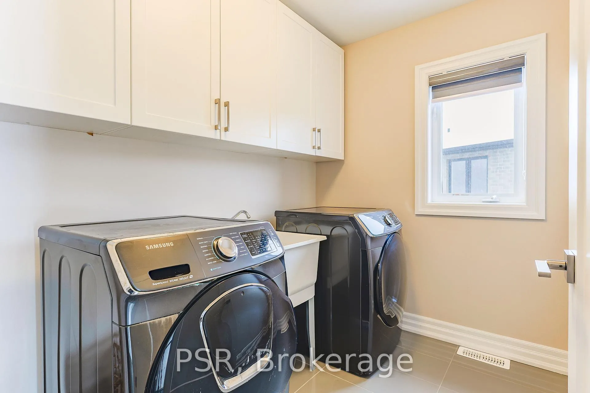Photo 25 of 36 Scanlon Place, Hamilton, Ancaster — HOMEH