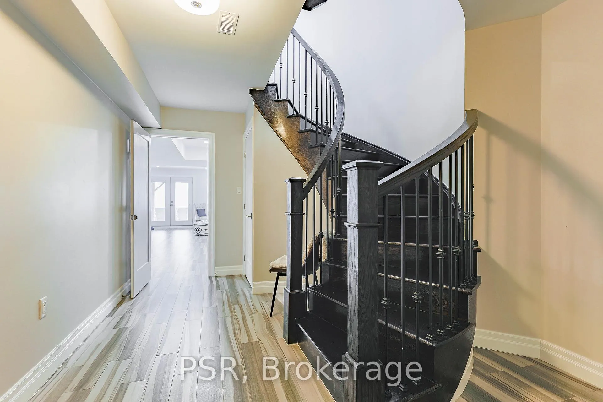 Photo 26 of 36 Scanlon Place, Hamilton, Ancaster — HOMEH