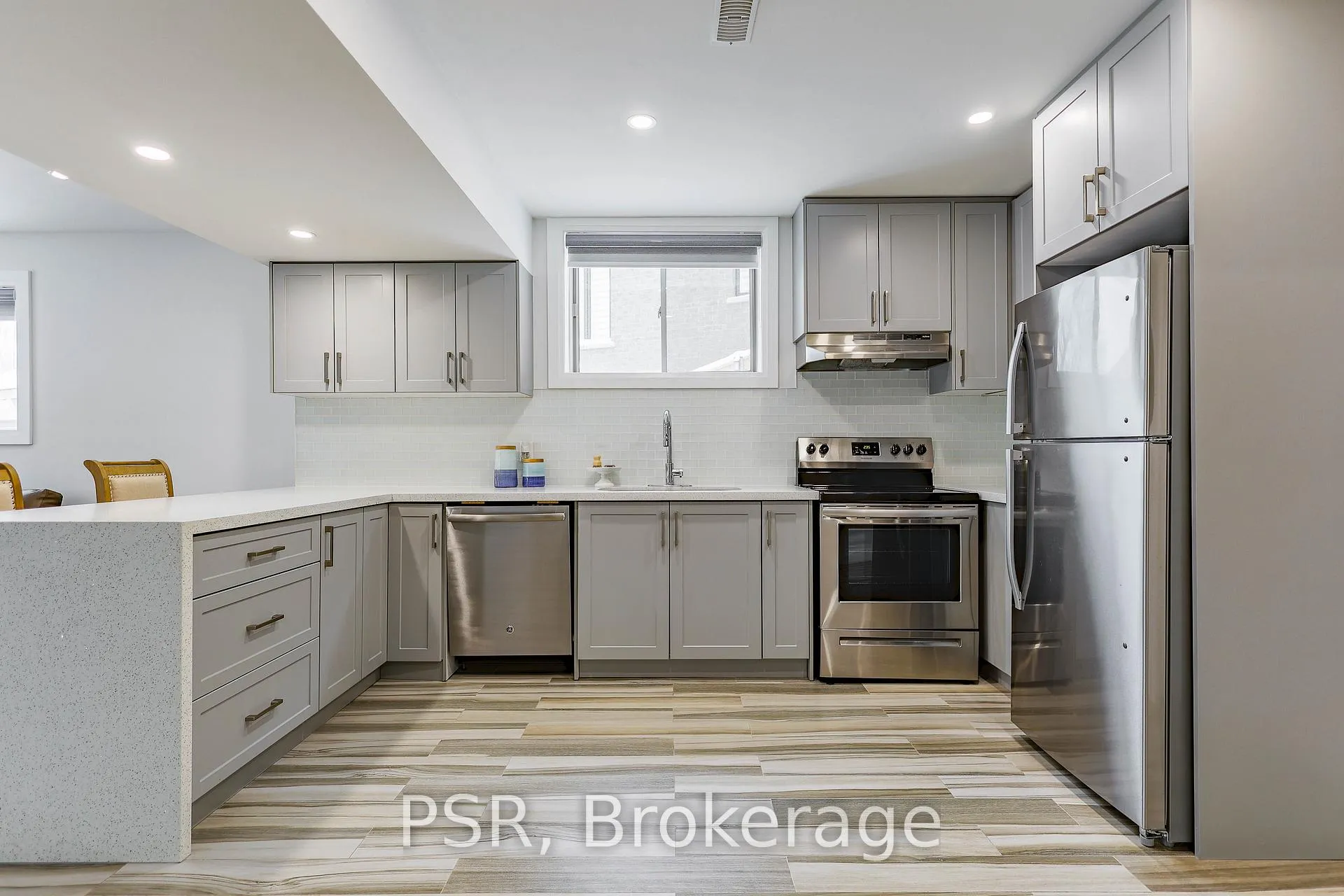 Photo 28 of 36 Scanlon Place, Hamilton, Ancaster — HOMEH