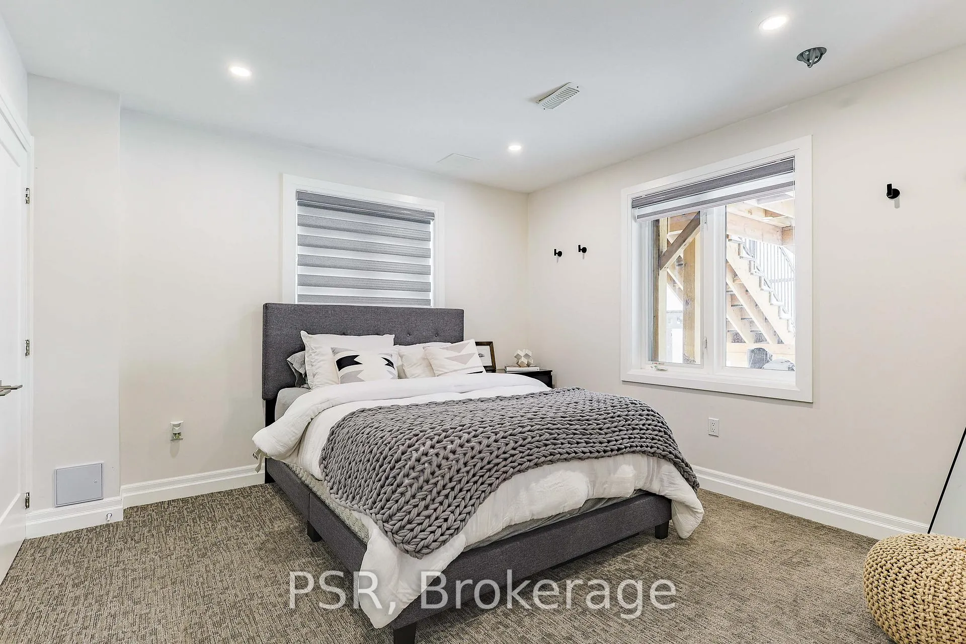Photo 32 of 36 Scanlon Place, Hamilton, Ancaster — HOMEH