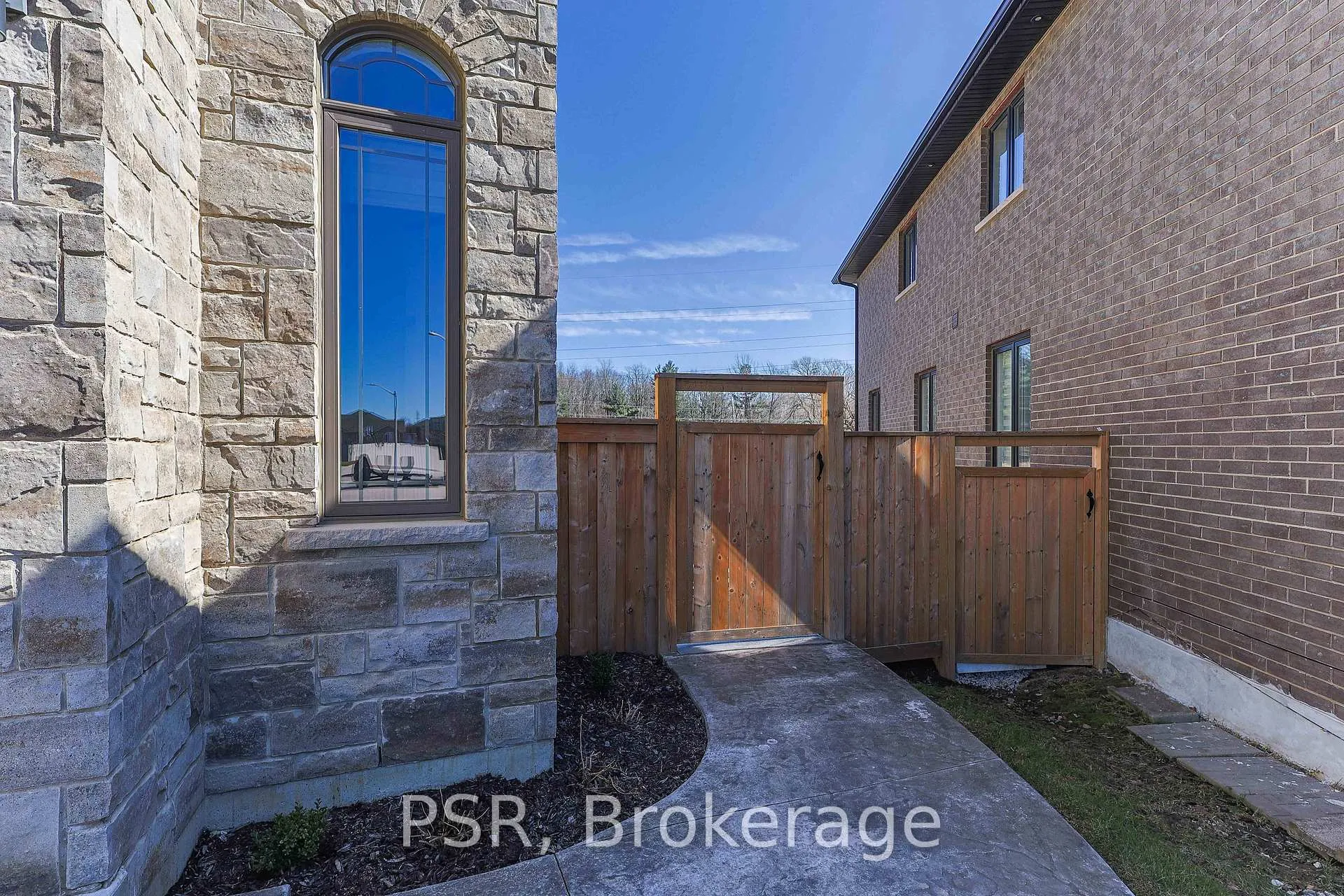 Photo 35 of 36 Scanlon Place, Hamilton, Ancaster — HOMEH