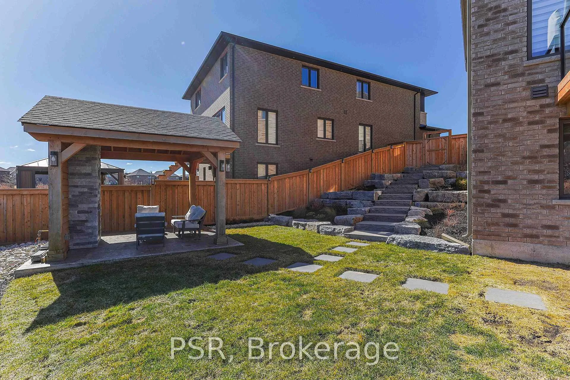 Photo 36 of 36 Scanlon Place, Hamilton, Ancaster — HOMEH