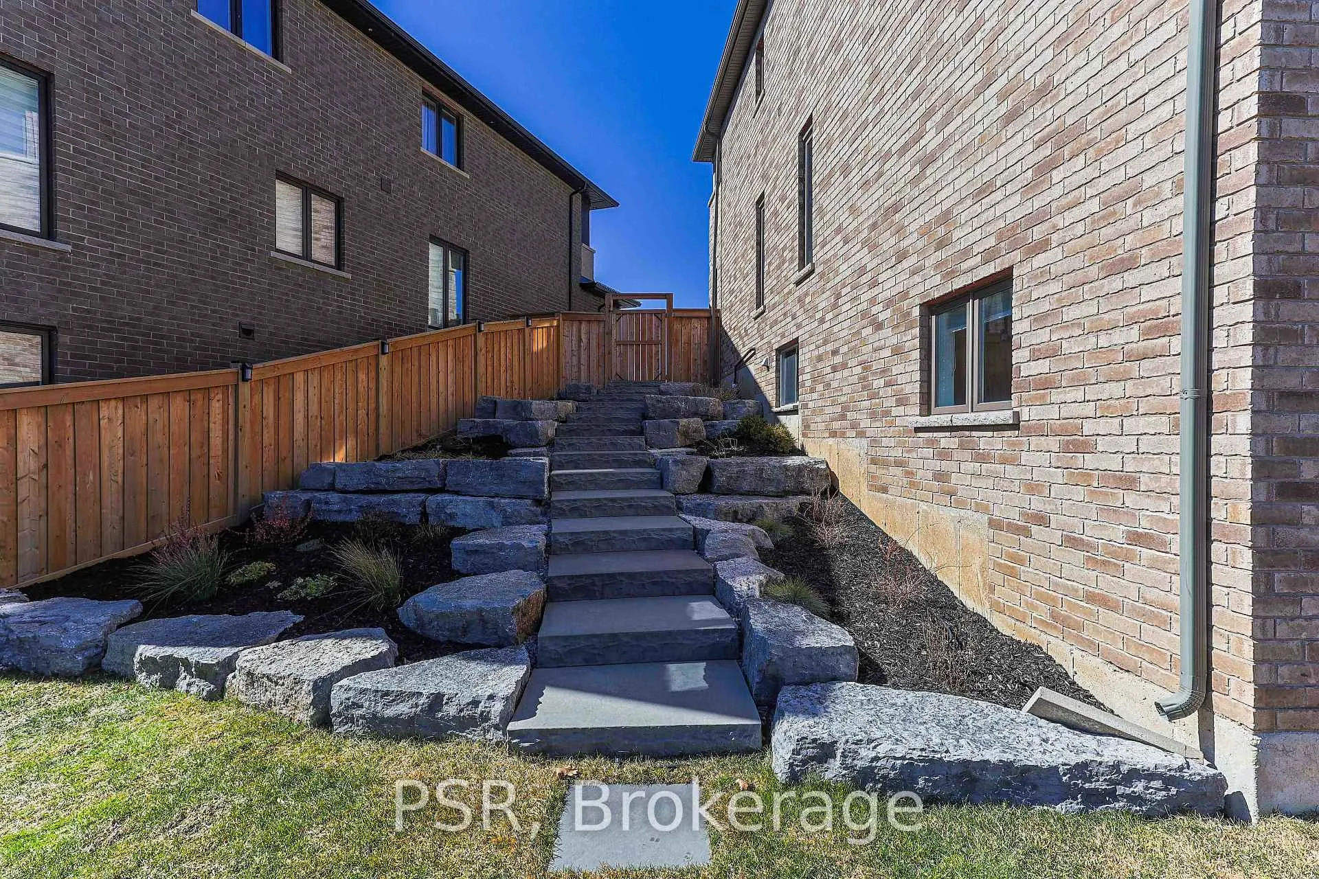 Photo 37 of 36 Scanlon Place, Hamilton, Ancaster — HOMEH