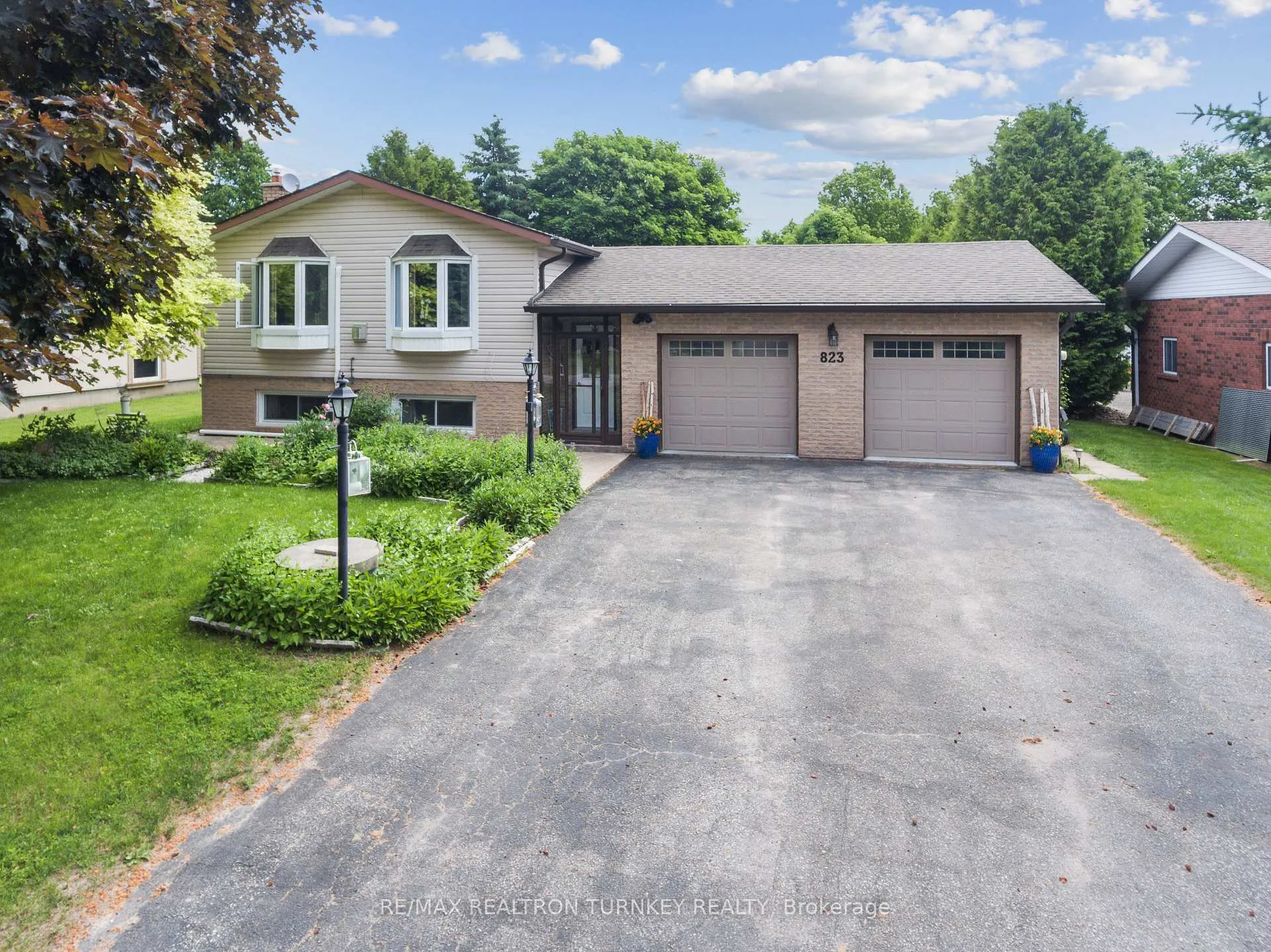 Photo 1 of 823 Church Drive, Innisfil, Lefroy — HOMEH