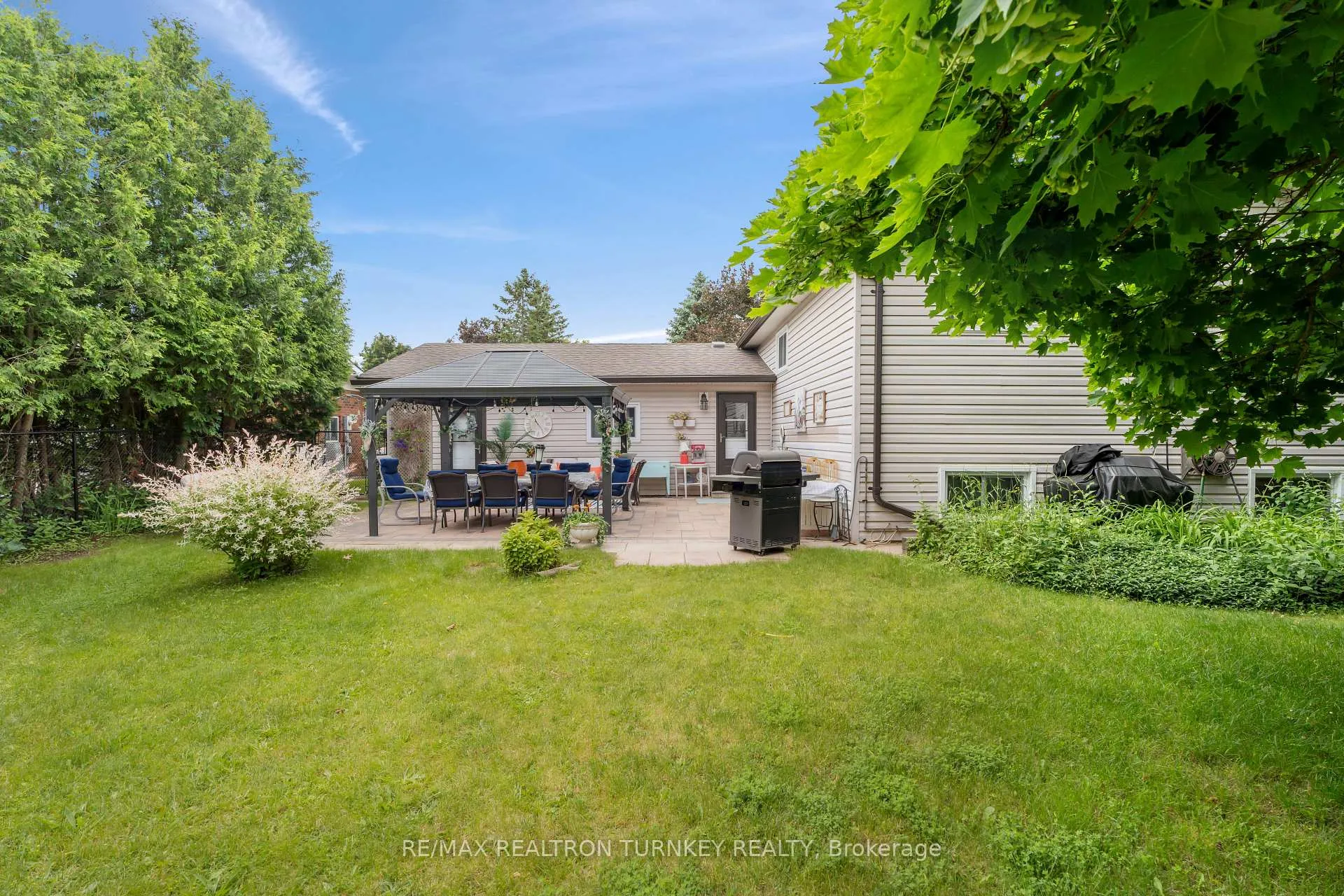 Photo 30 of 823 Church Drive, Innisfil, Lefroy — HOMEH