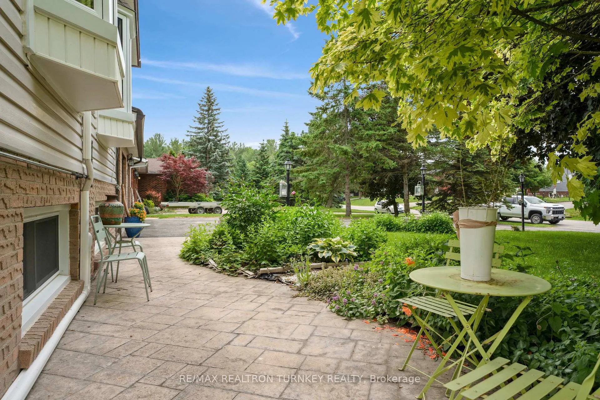 Photo 31 of 823 Church Drive, Innisfil, Lefroy — HOMEH