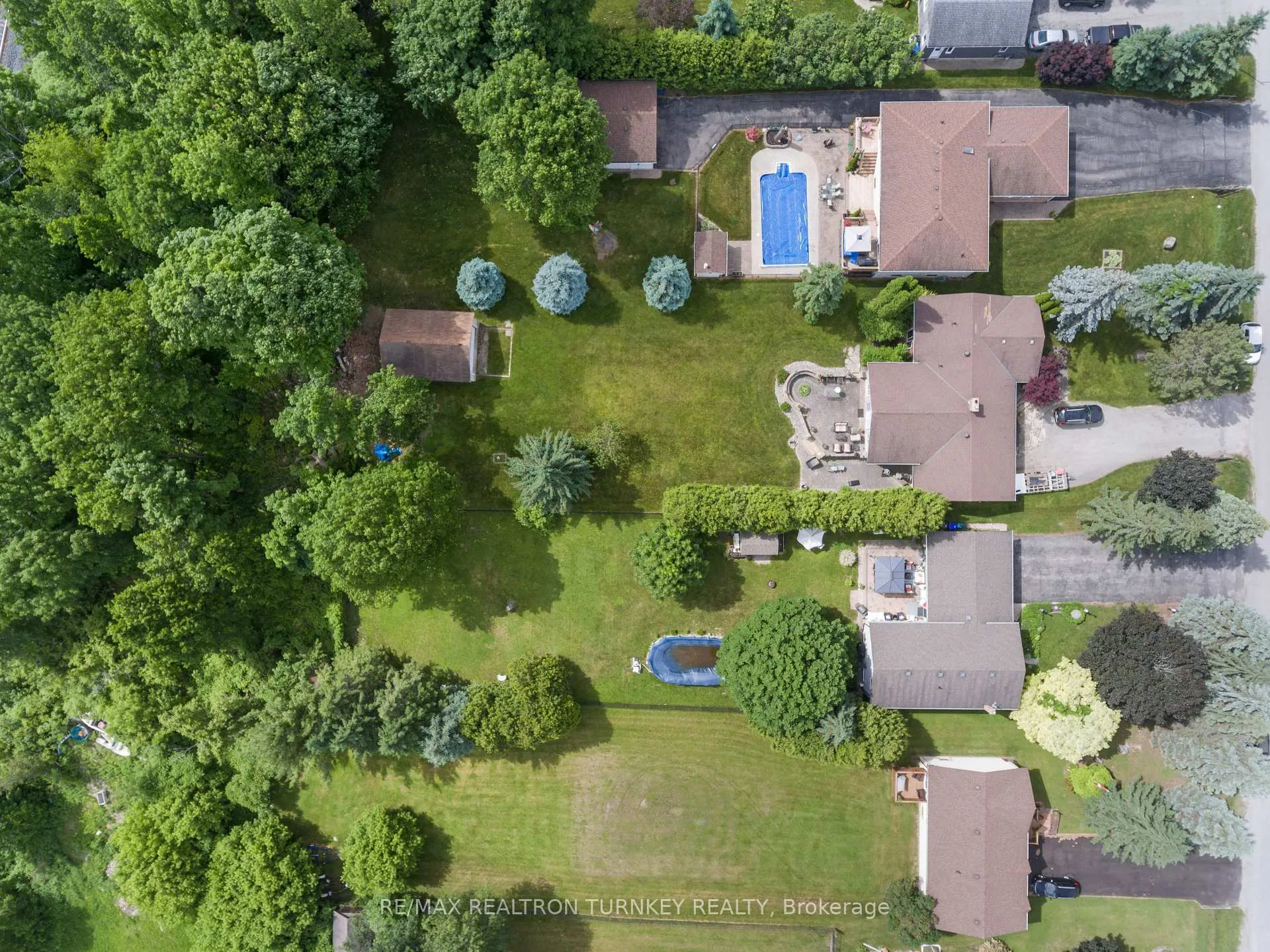 Photo 35 of 823 Church Drive, Innisfil, Lefroy — HOMEH