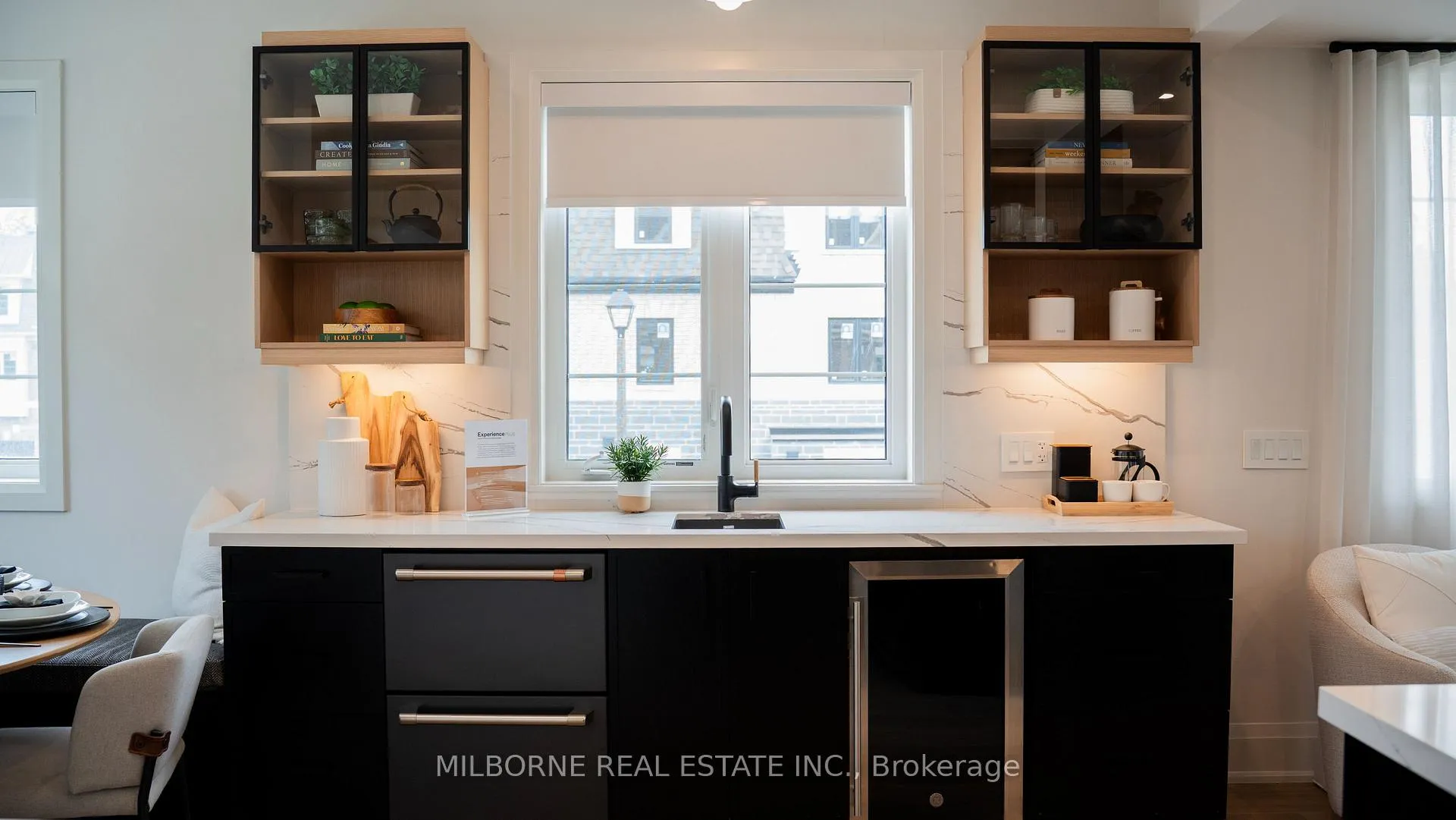 Photo 3 of 50 Fred Beaton Place, King, King City — HOMEH