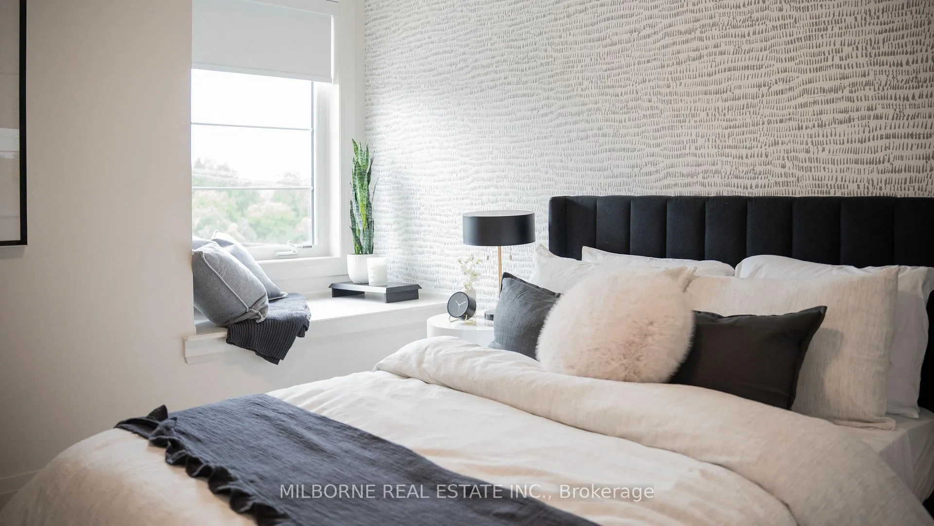 Photo 7 of 50 Fred Beaton Place, King, King City — HOMEH