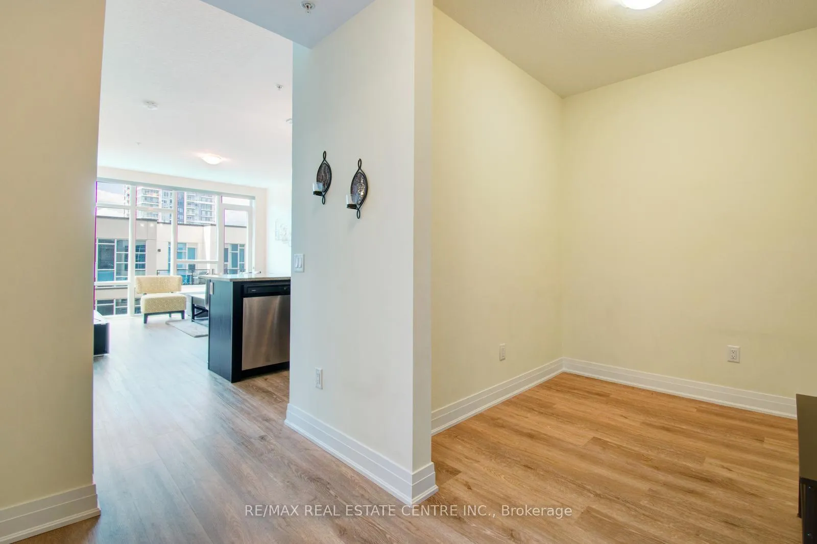 Photo 7 of Unit 535, 16 Concord Place, Grimsby, Grimsby Beach — HOMEH