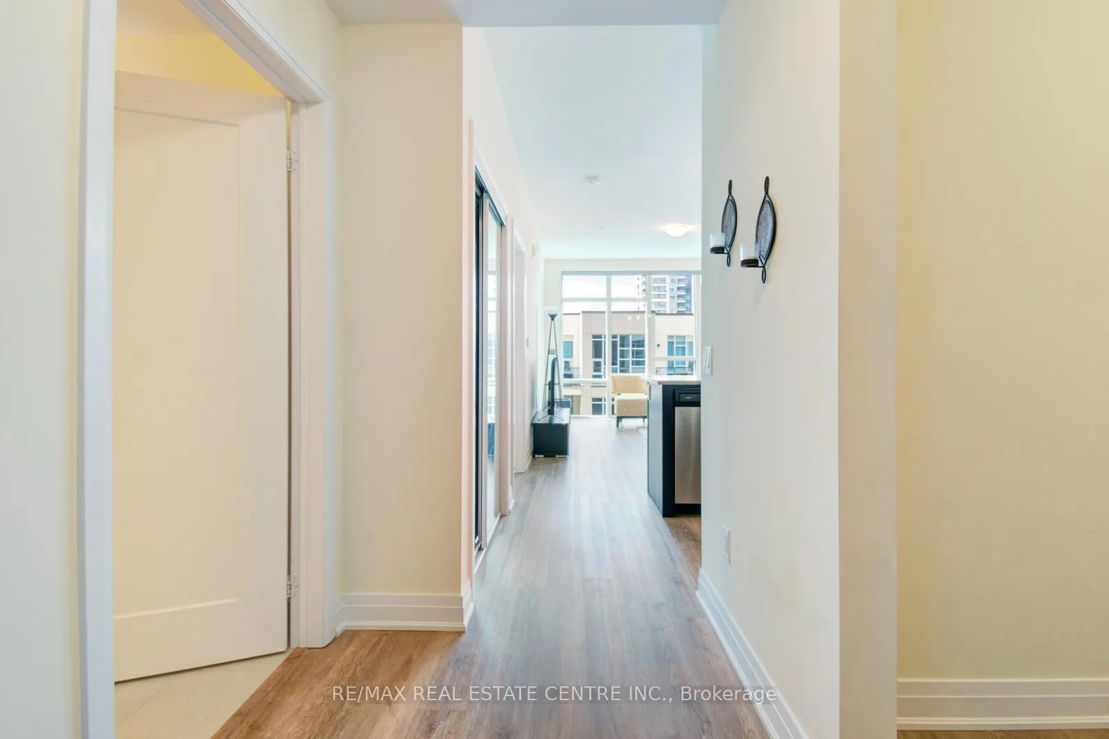 Photo 8 of Unit 535, 16 Concord Place, Grimsby, Grimsby Beach — HOMEH