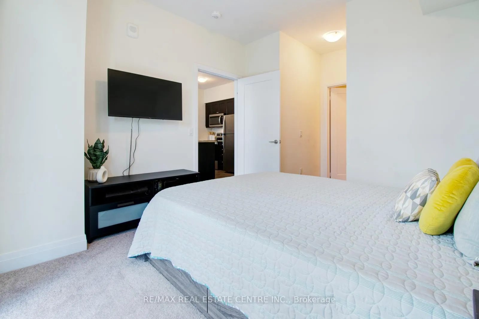 Photo 24 of Unit 535, 16 Concord Place, Grimsby, Grimsby Beach — HOMEH