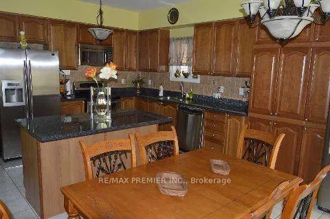 Photo 5 of 128 Boom Road, Vaughan, Vellore Village — HOMEH