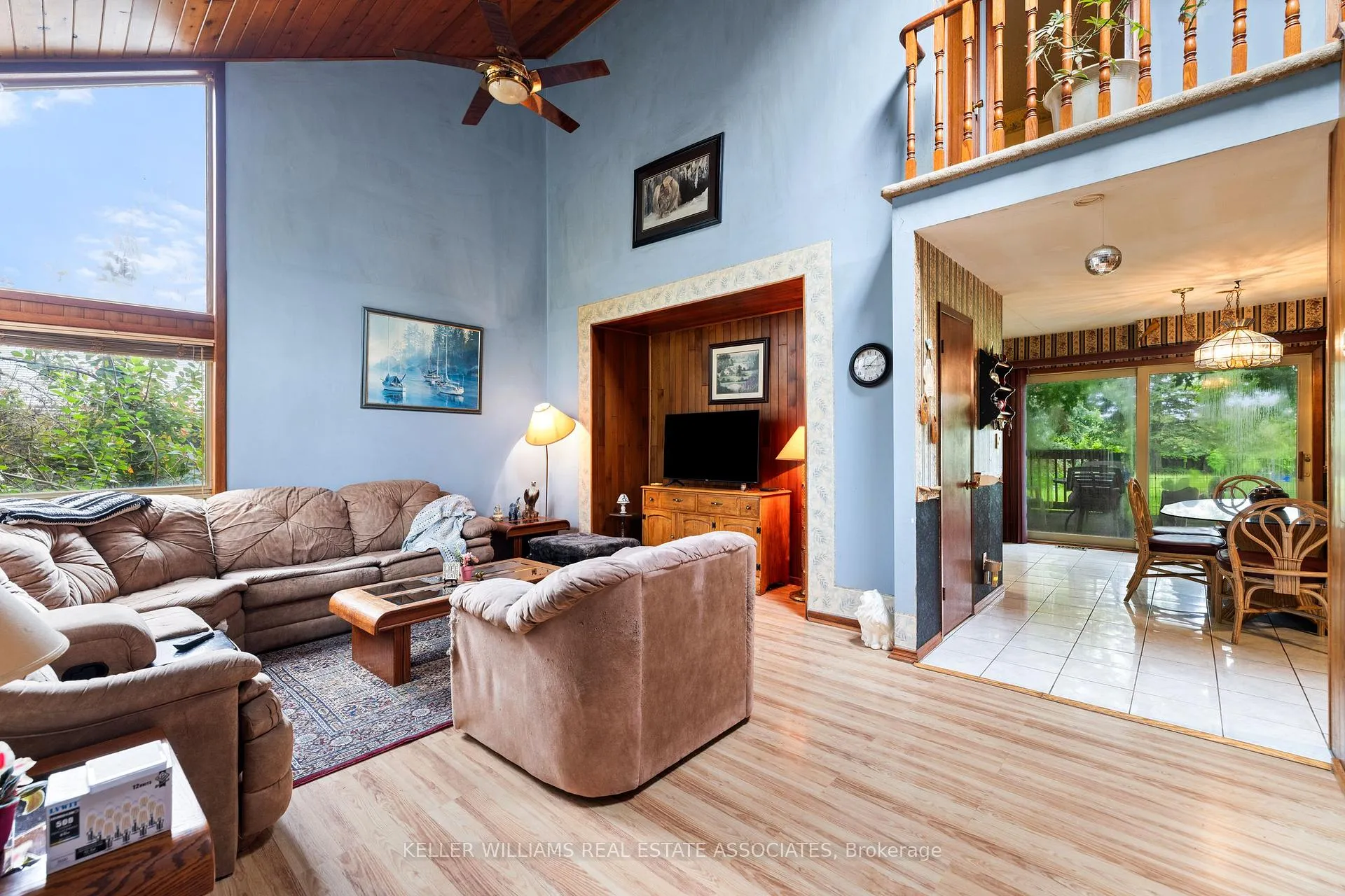 Photo 5 of 820 Church Dr S, Innisfil, Lefroy — HOMEH