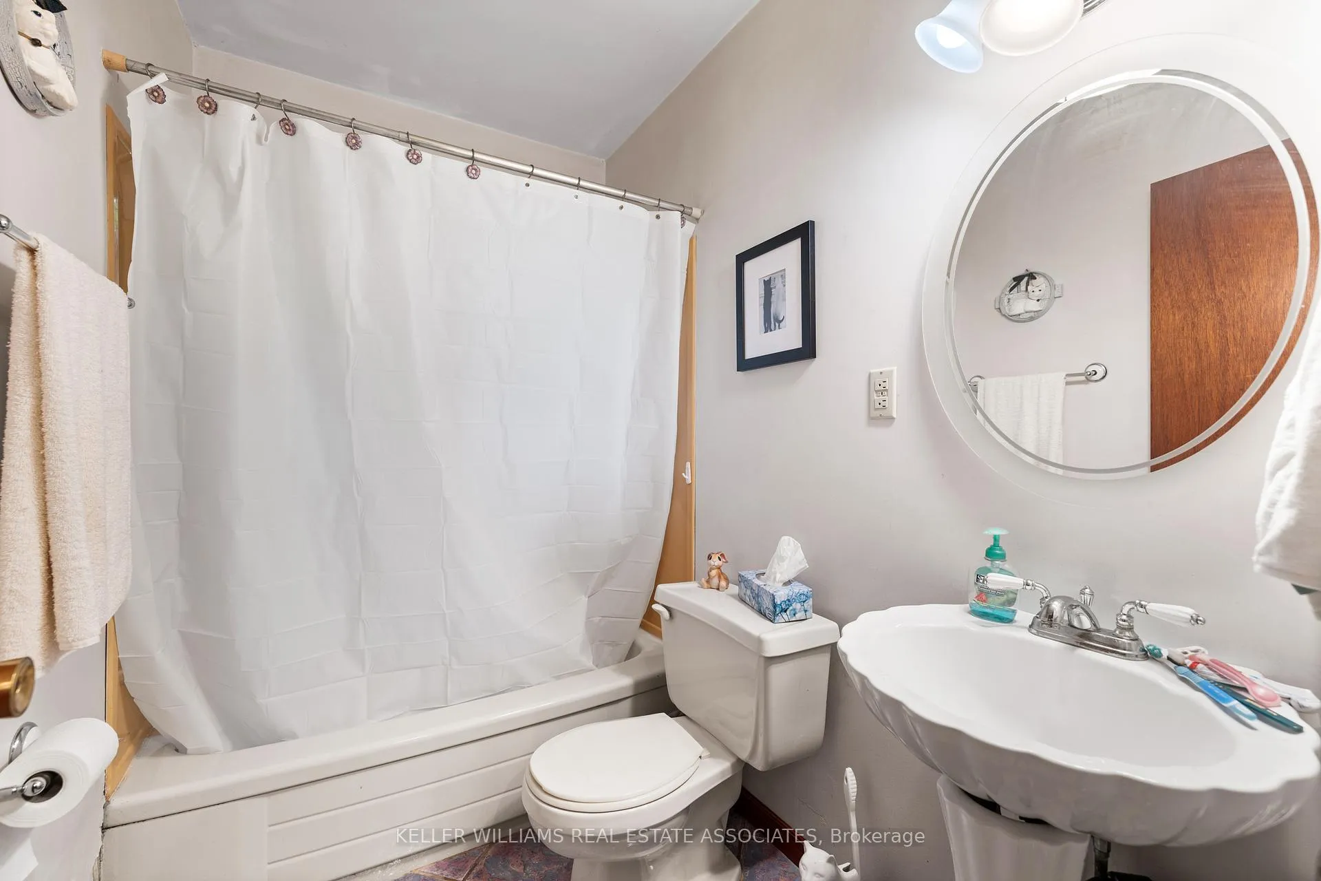 Photo 16 of 820 Church Dr S, Innisfil, Lefroy — HOMEH