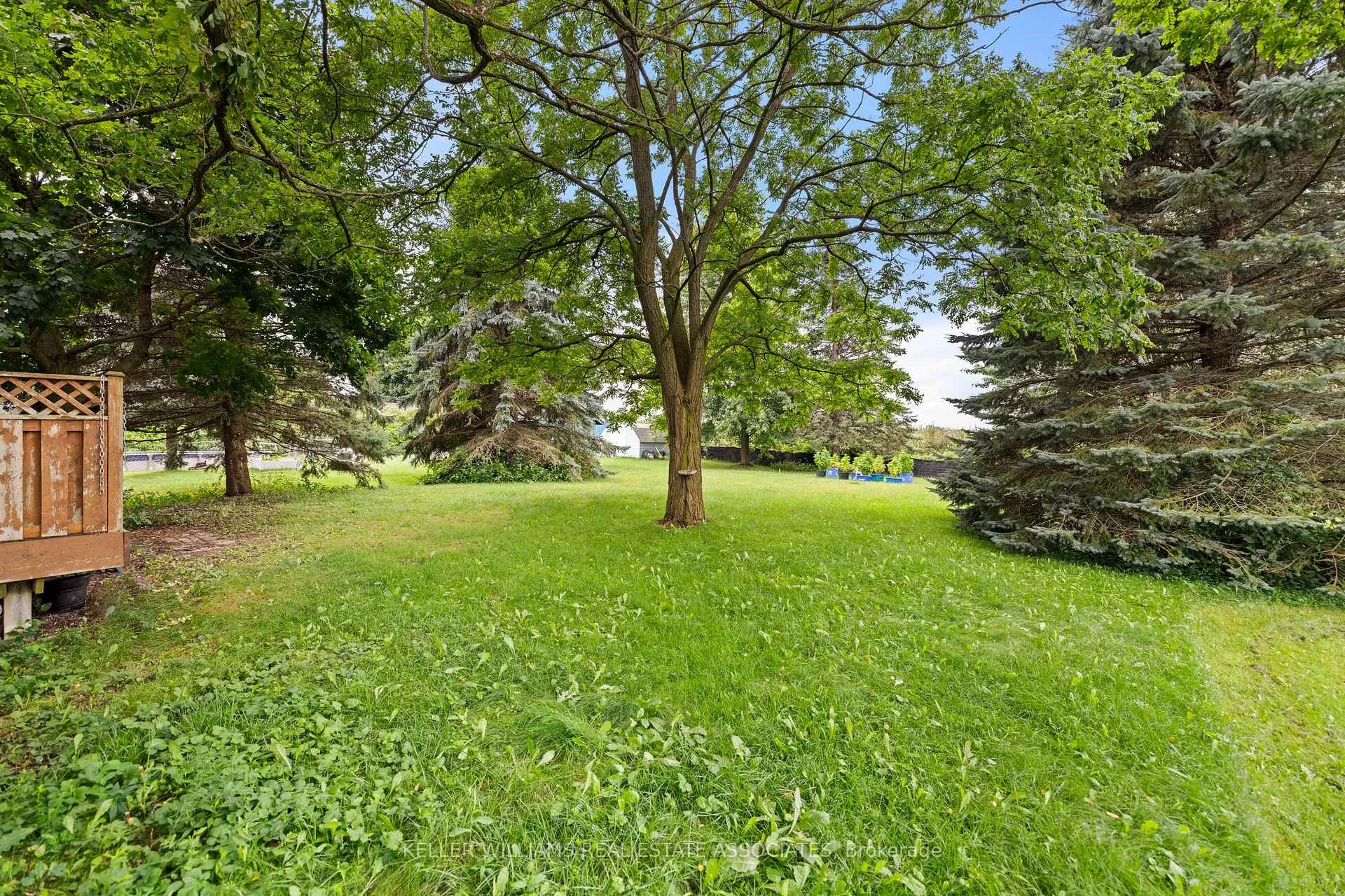 Photo 23 of 820 Church Dr S, Innisfil, Lefroy — HOMEH