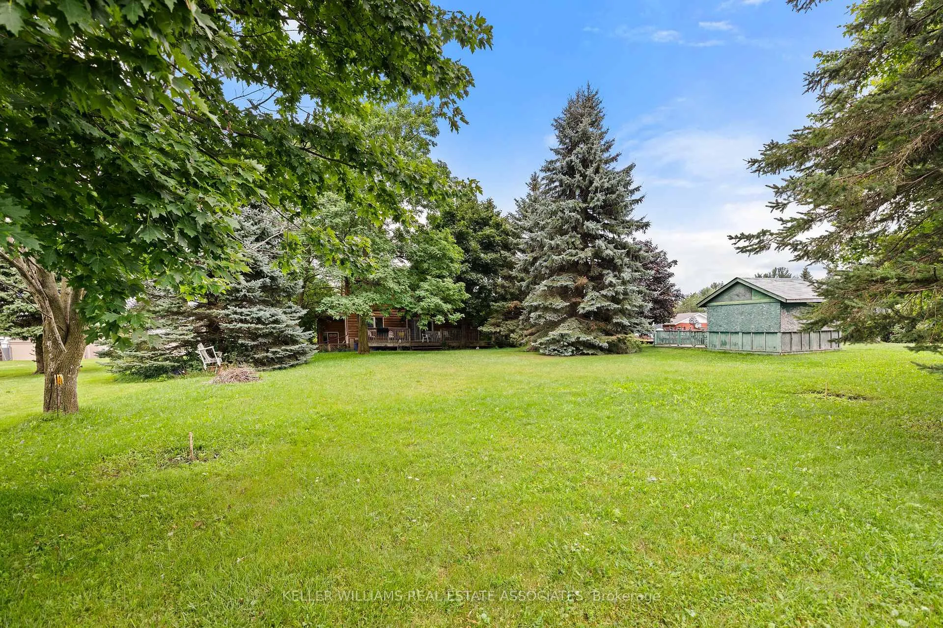 Photo 24 of 820 Church Dr S, Innisfil, Lefroy — HOMEH