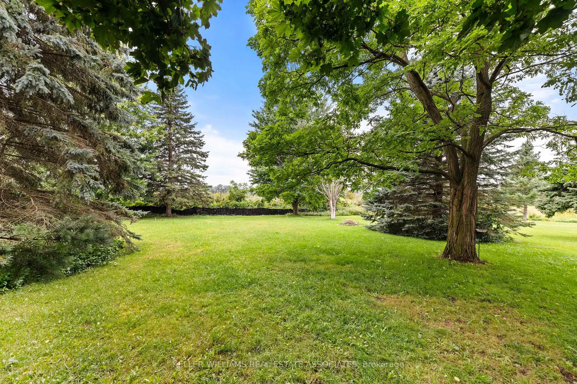 Photo 26 of 820 Church Dr S, Innisfil, Lefroy — HOMEH