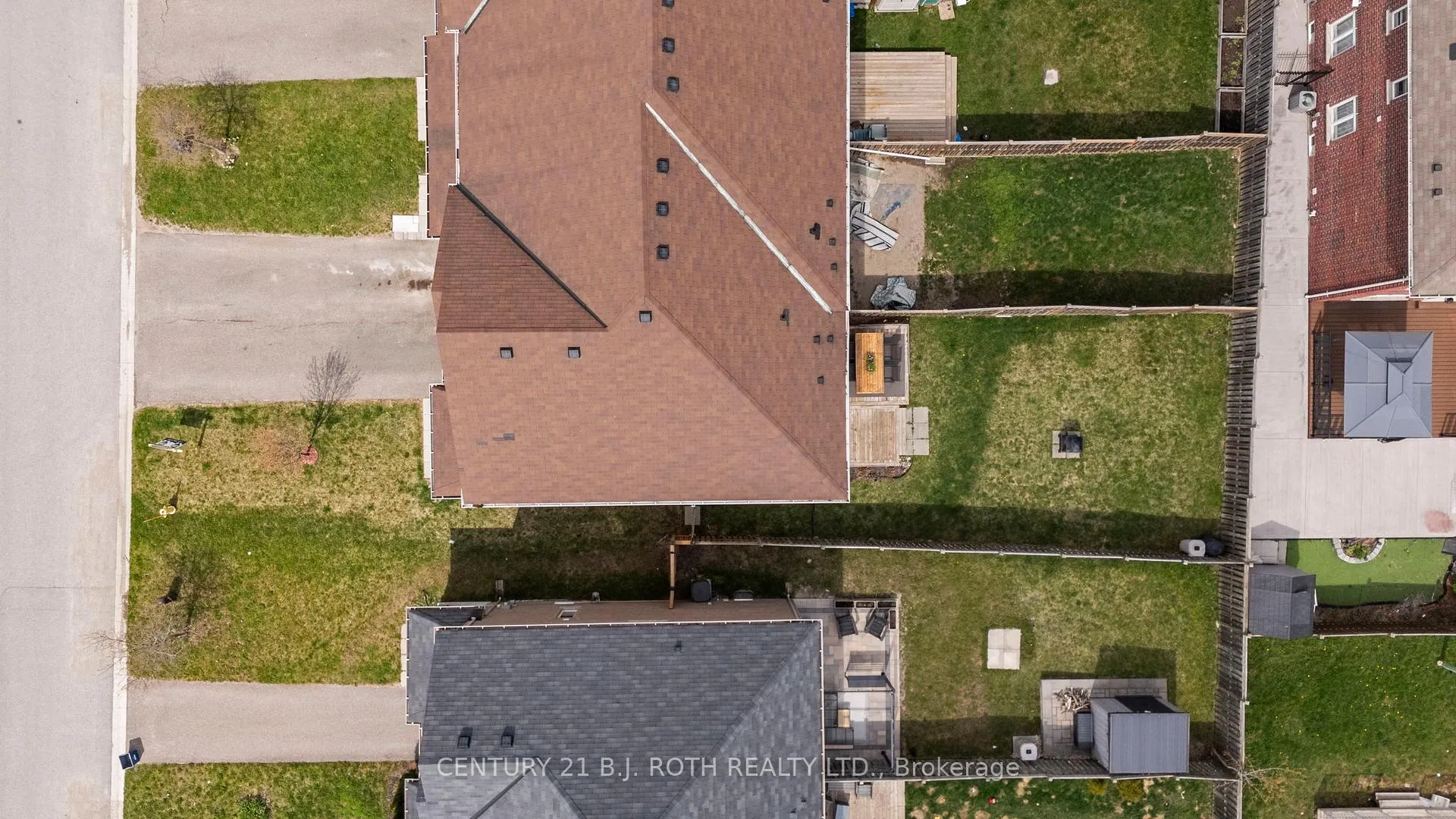 Photo 32 of 33 Snelgrove Crescent, Barrie, Sunnidale — HOMEH