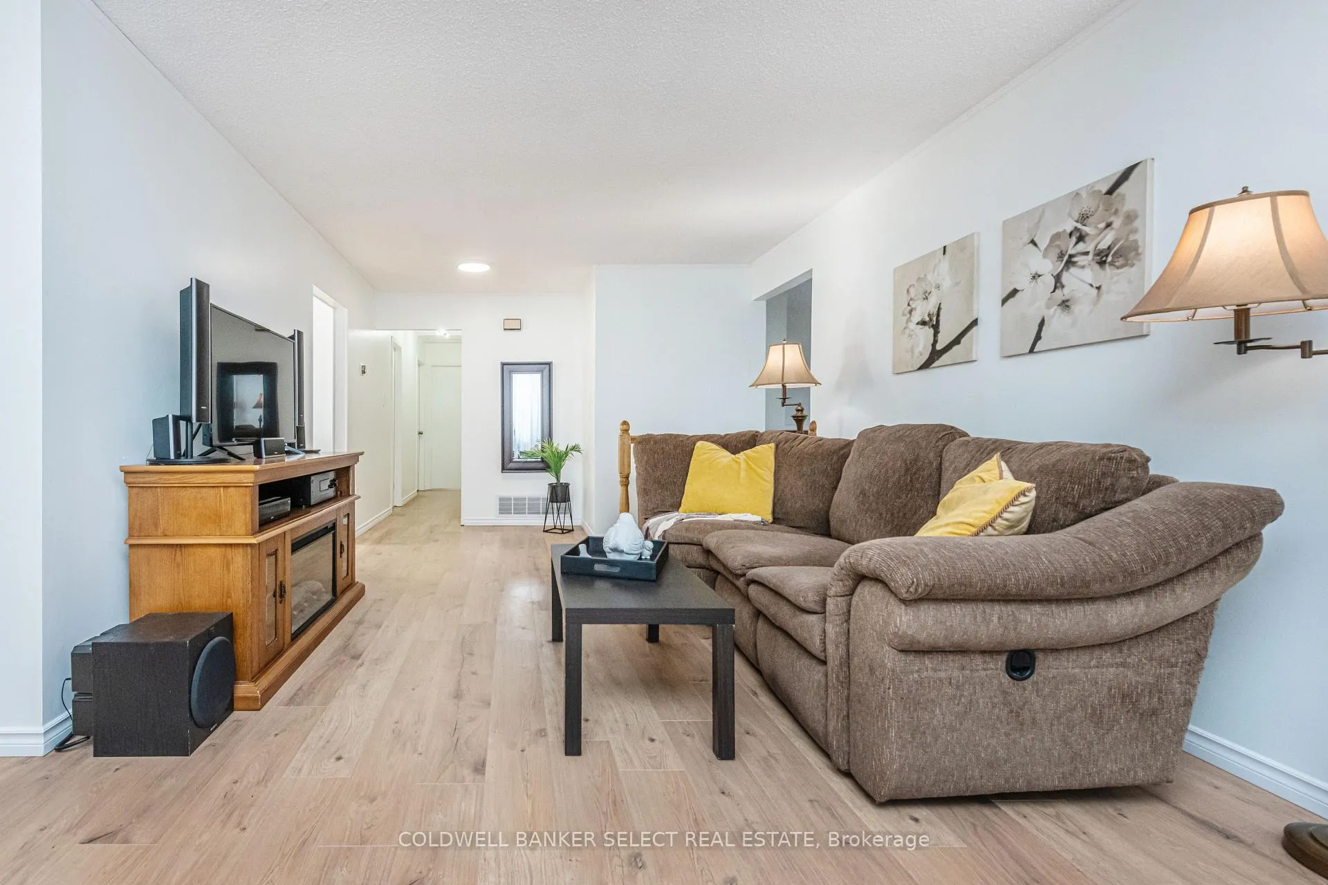 Photo 5 of 354 Whitehead Crescent, Caledon, Bolton North — HOMEH