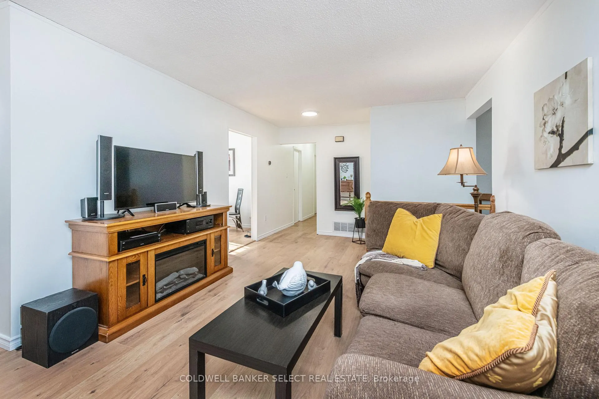 Photo 6 of 354 Whitehead Crescent, Caledon, Bolton North — HOMEH
