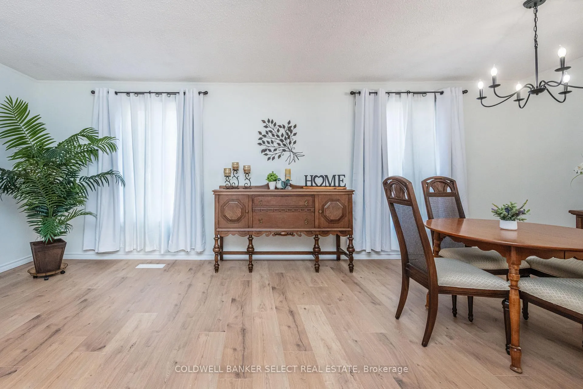 Photo 8 of 354 Whitehead Crescent, Caledon, Bolton North — HOMEH