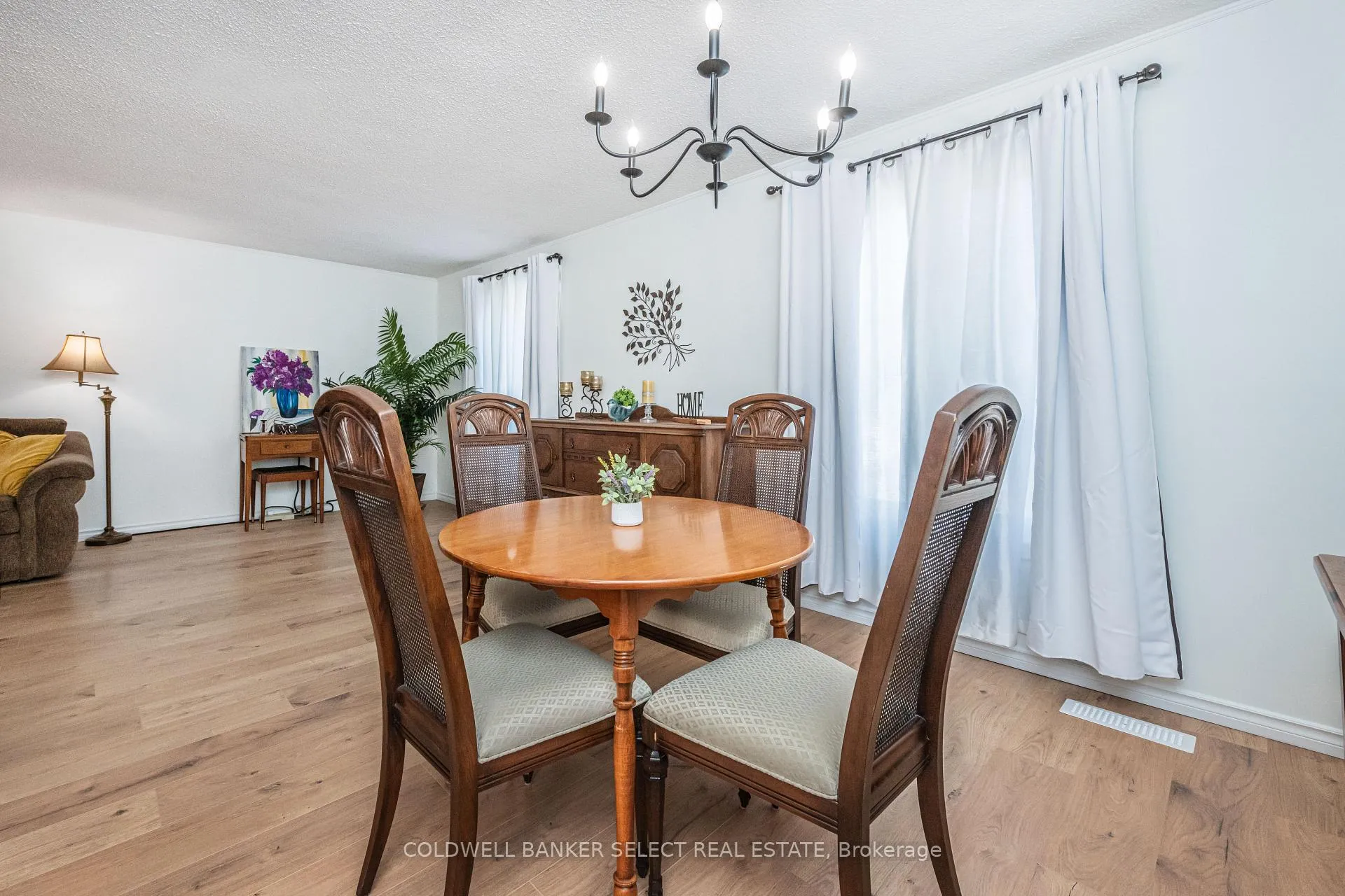 Photo 12 of 354 Whitehead Crescent, Caledon, Bolton North — HOMEH
