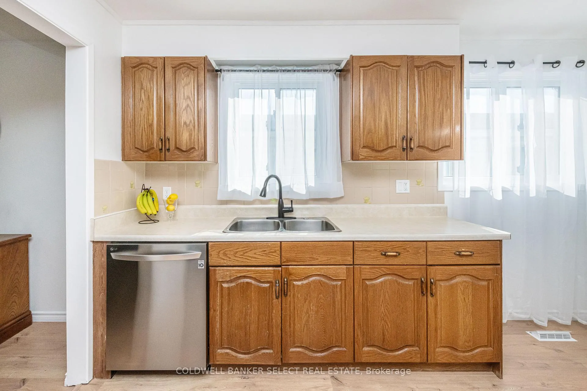 Photo 17 of 354 Whitehead Crescent, Caledon, Bolton North — HOMEH