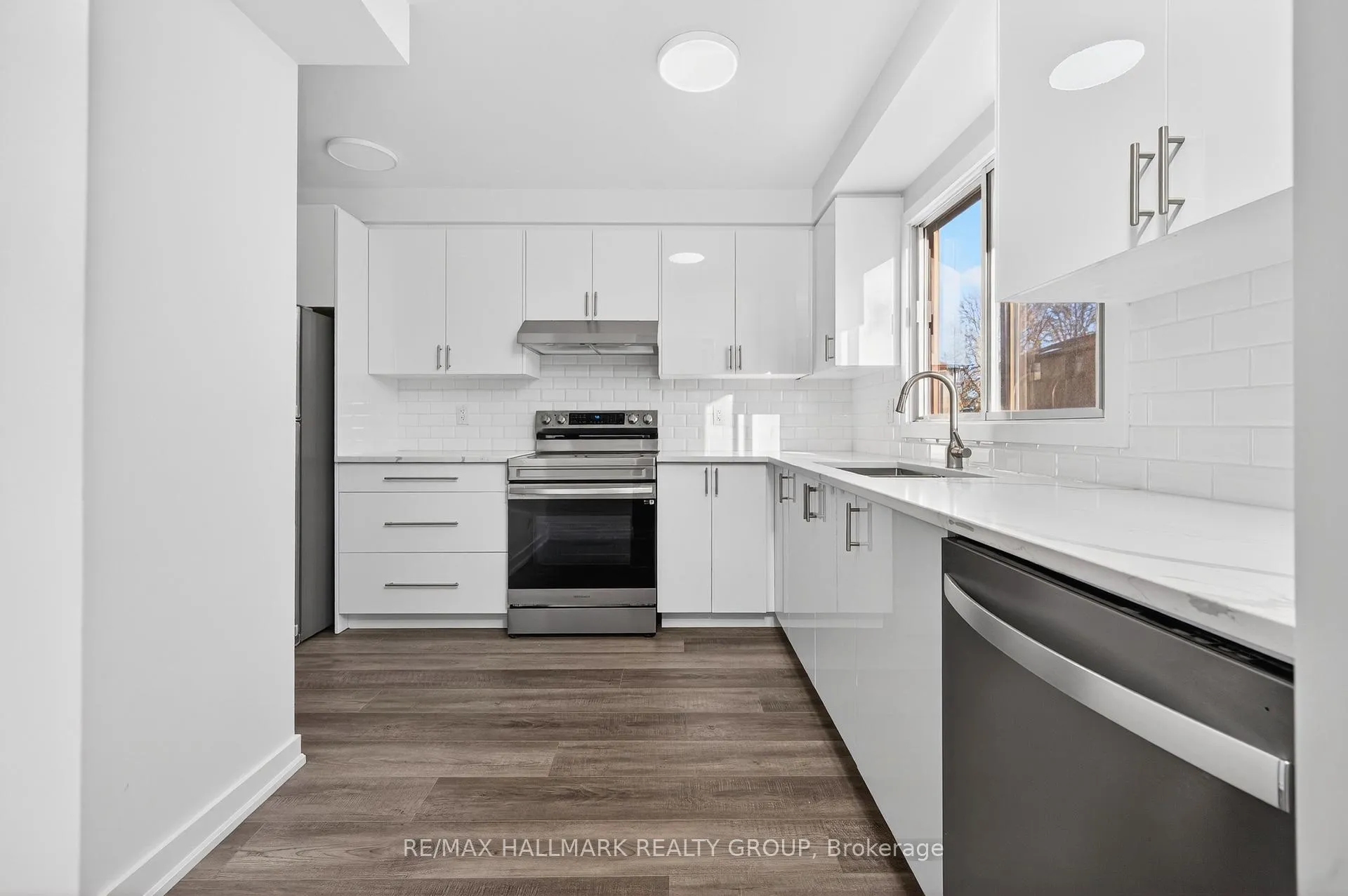 Photo 5 of Unit 111, 1457 Murdock Gate, Ottawa, Cyrville — HOMEH