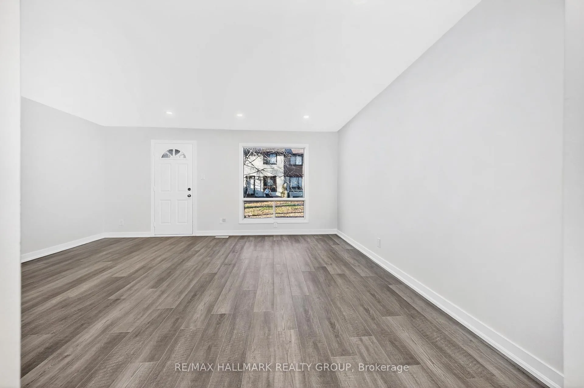 Photo 10 of Unit 111, 1457 Murdock Gate, Ottawa, Cyrville — HOMEH