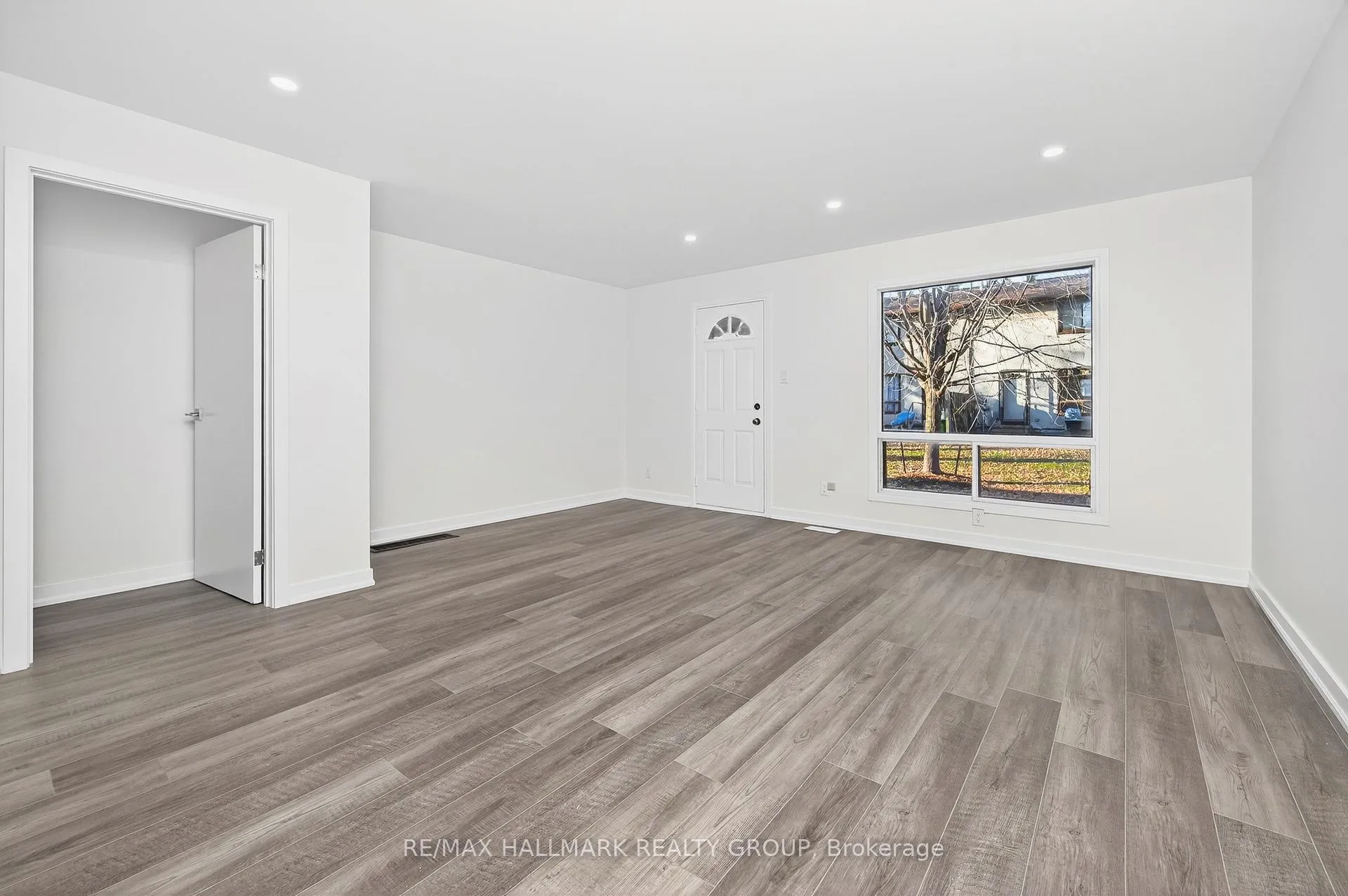 Photo 11 of Unit 111, 1457 Murdock Gate, Ottawa, Cyrville — HOMEH