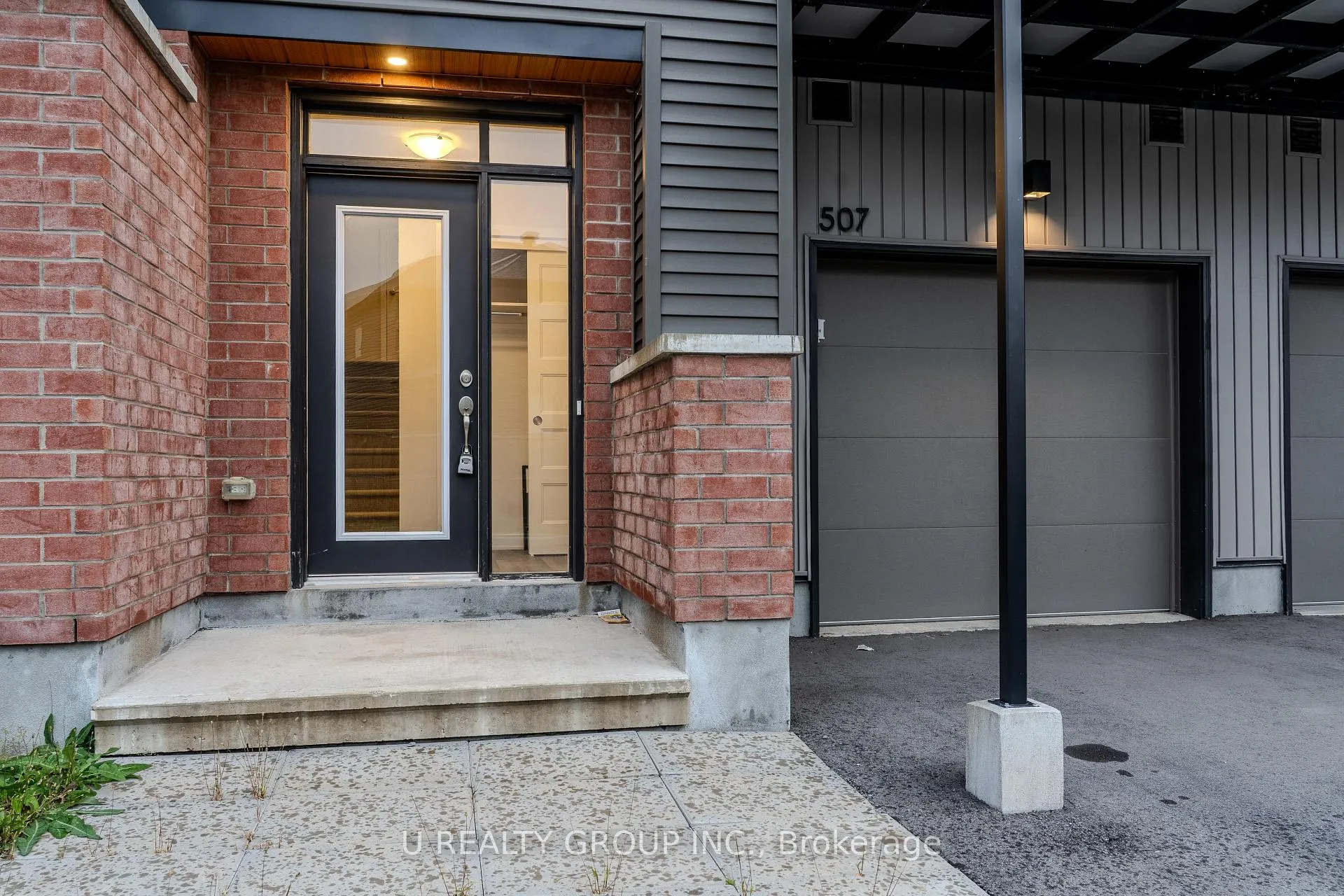 Photo 3 of 507 Lourmarin Pvt, Ottawa, Avalon East — HOMEH