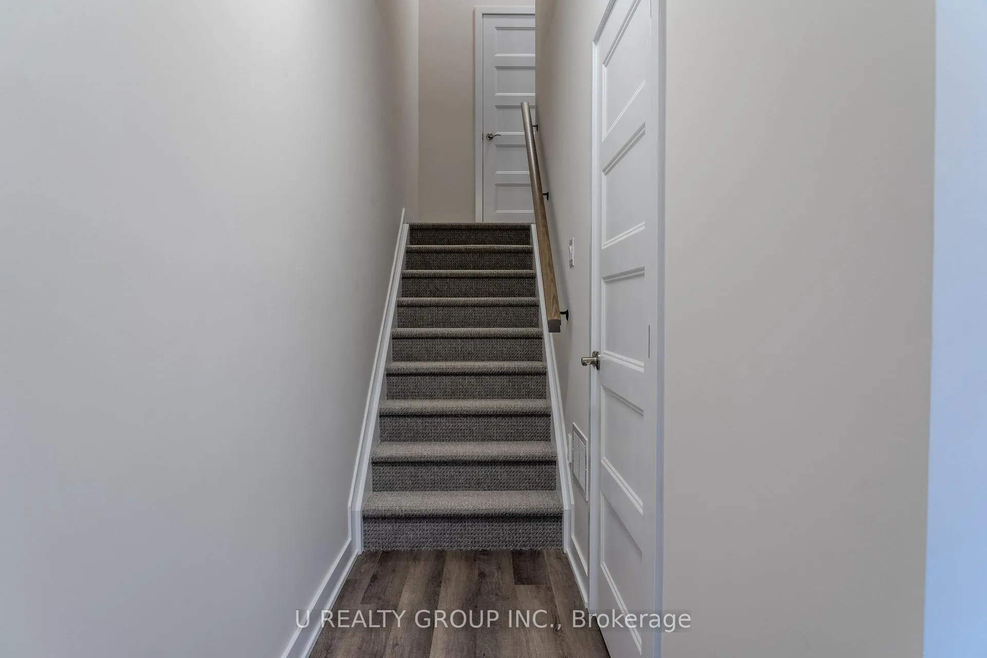 Photo 5 of 507 Lourmarin Pvt, Ottawa, Avalon East — HOMEH