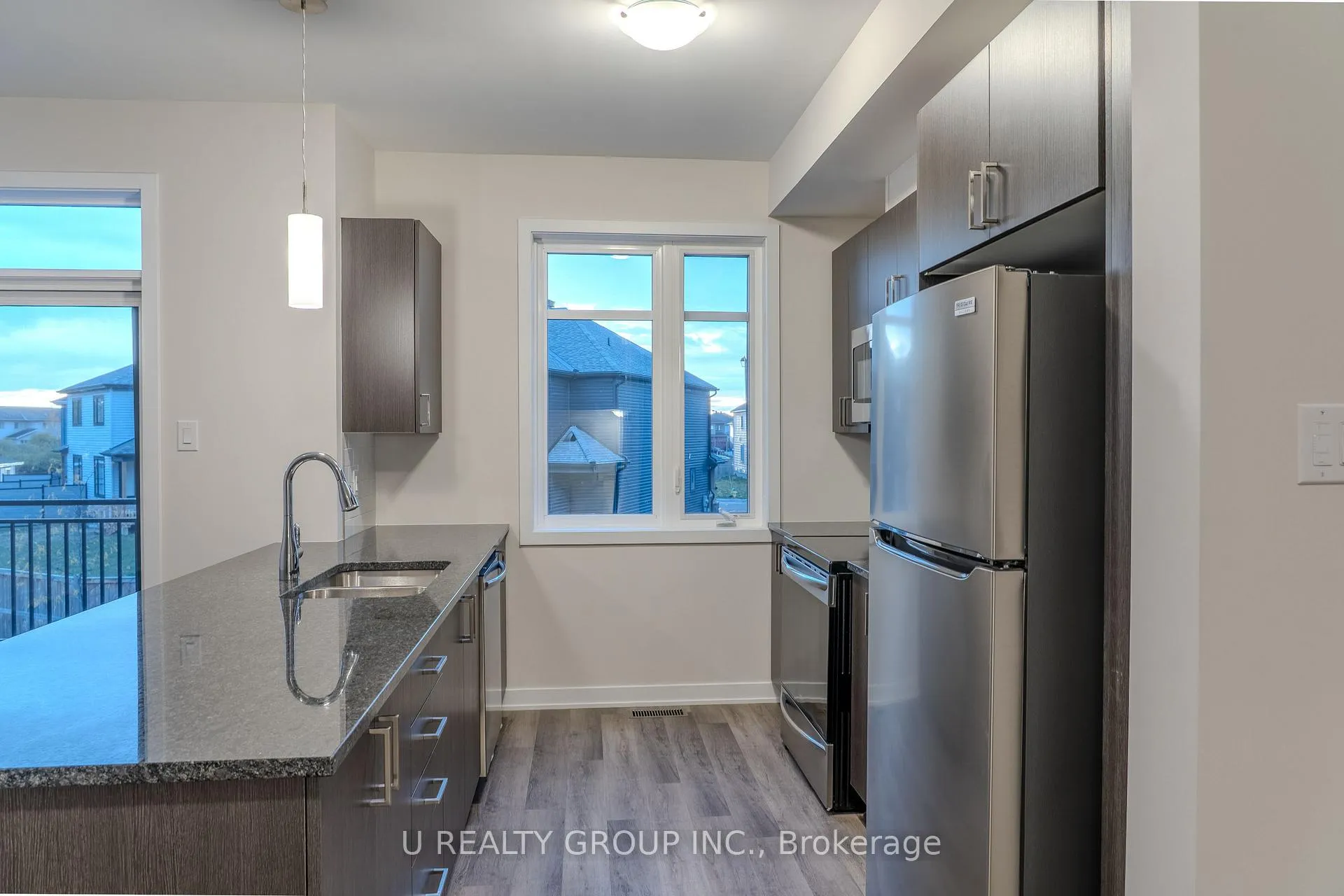 Photo 8 of 507 Lourmarin Pvt, Ottawa, Avalon East — HOMEH
