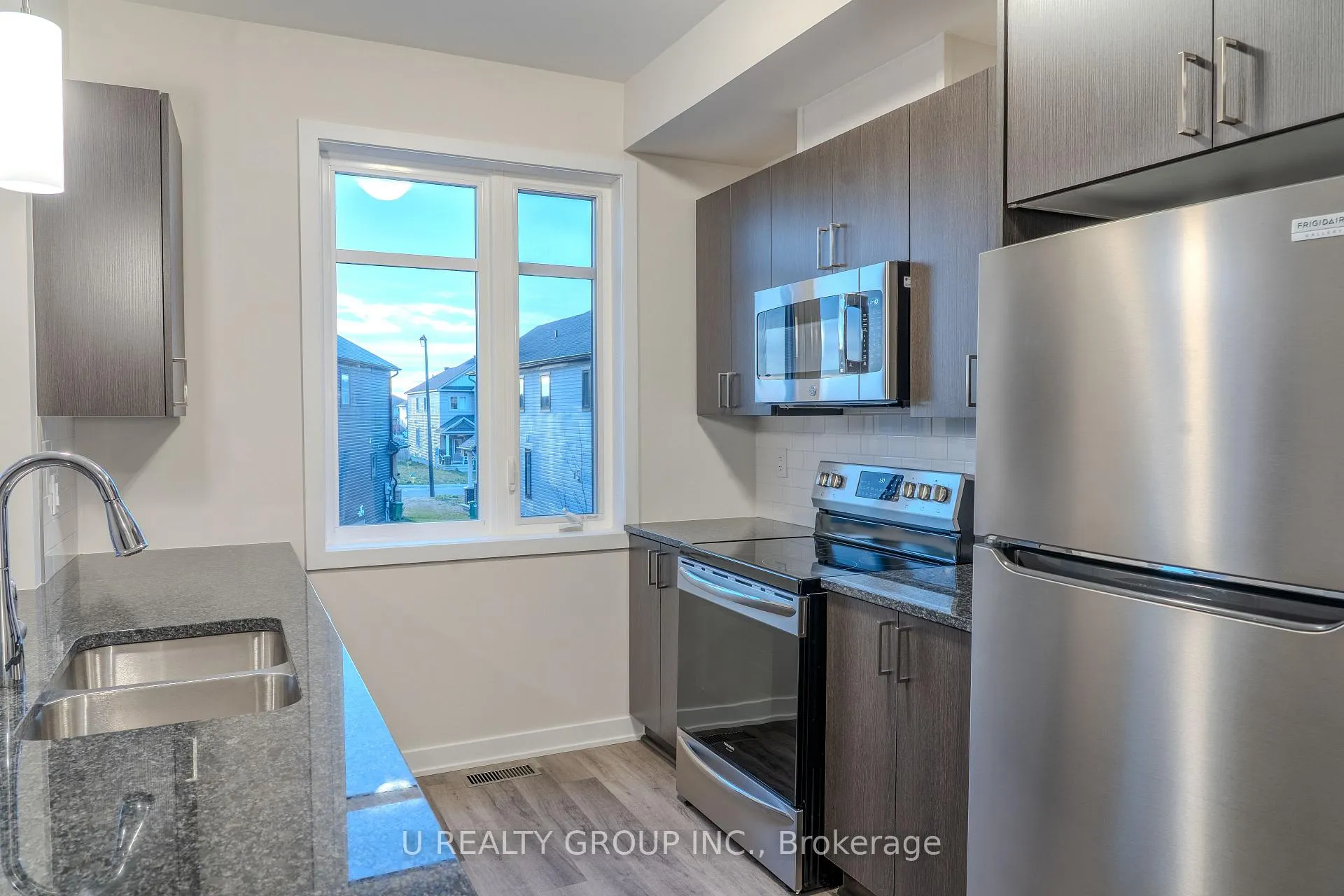 Photo 9 of 507 Lourmarin Pvt, Ottawa, Avalon East — HOMEH
