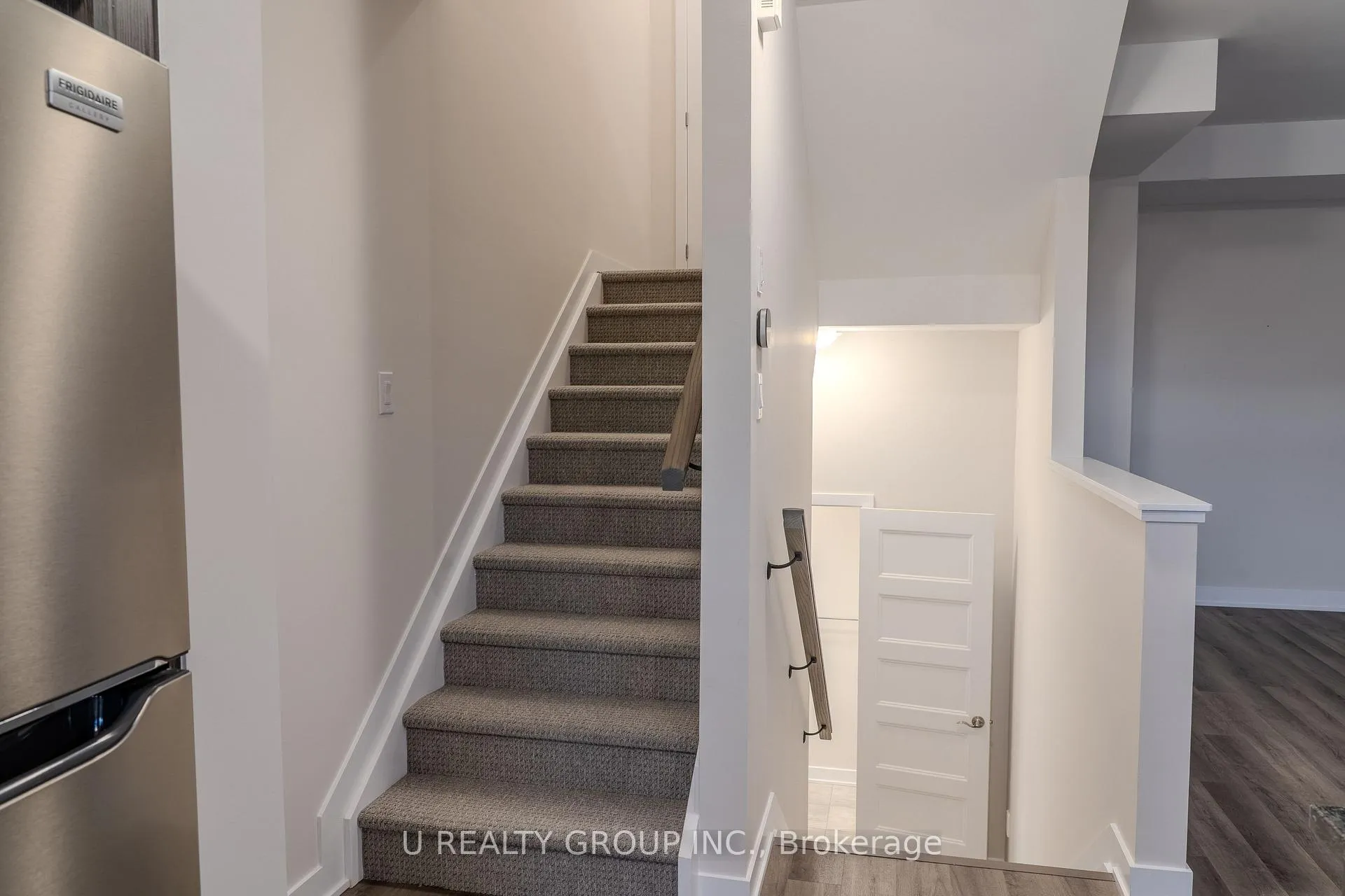 Photo 15 of 507 Lourmarin Pvt, Ottawa, Avalon East — HOMEH