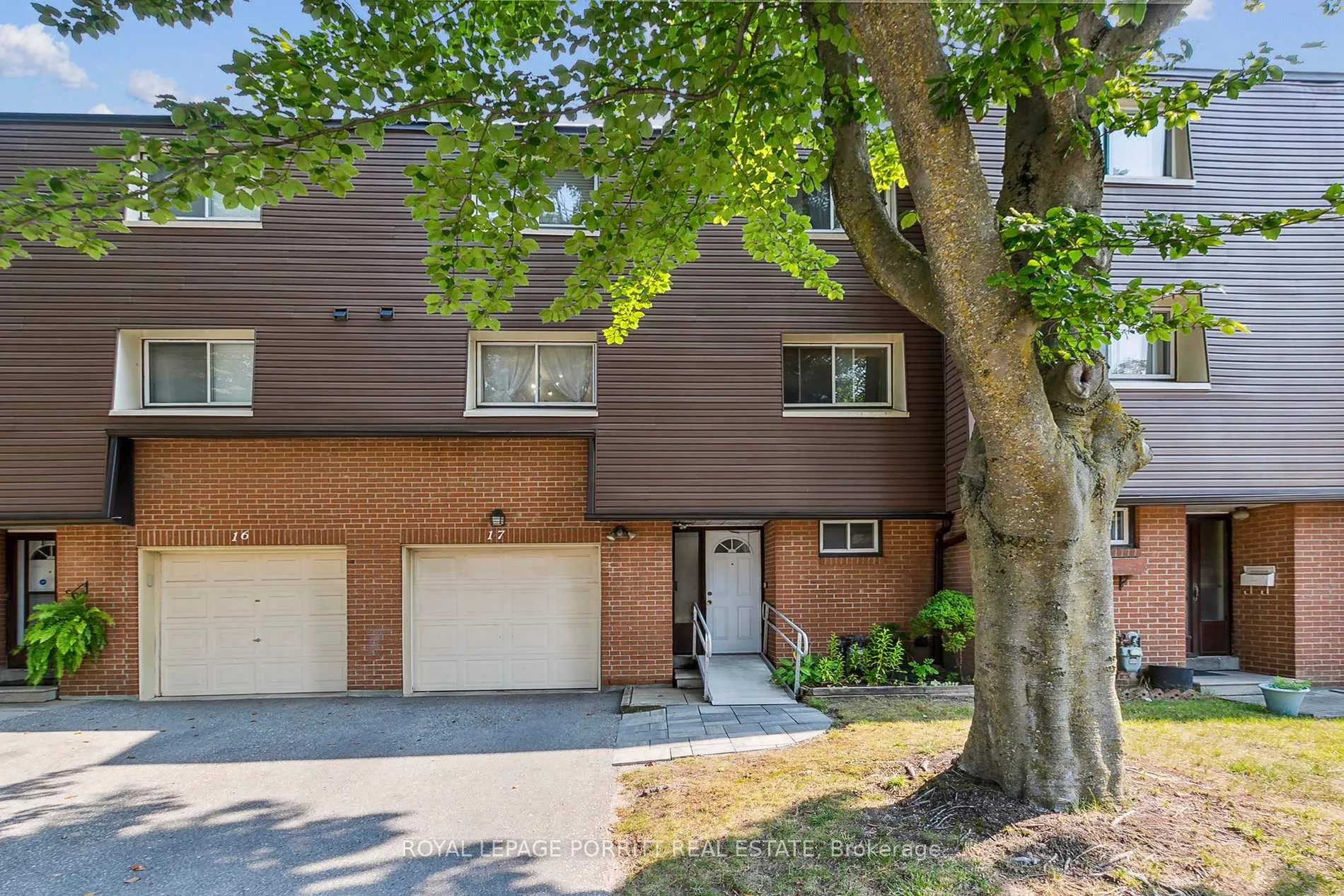 Front of Unit 17, 1415 Fieldlight Boulevard