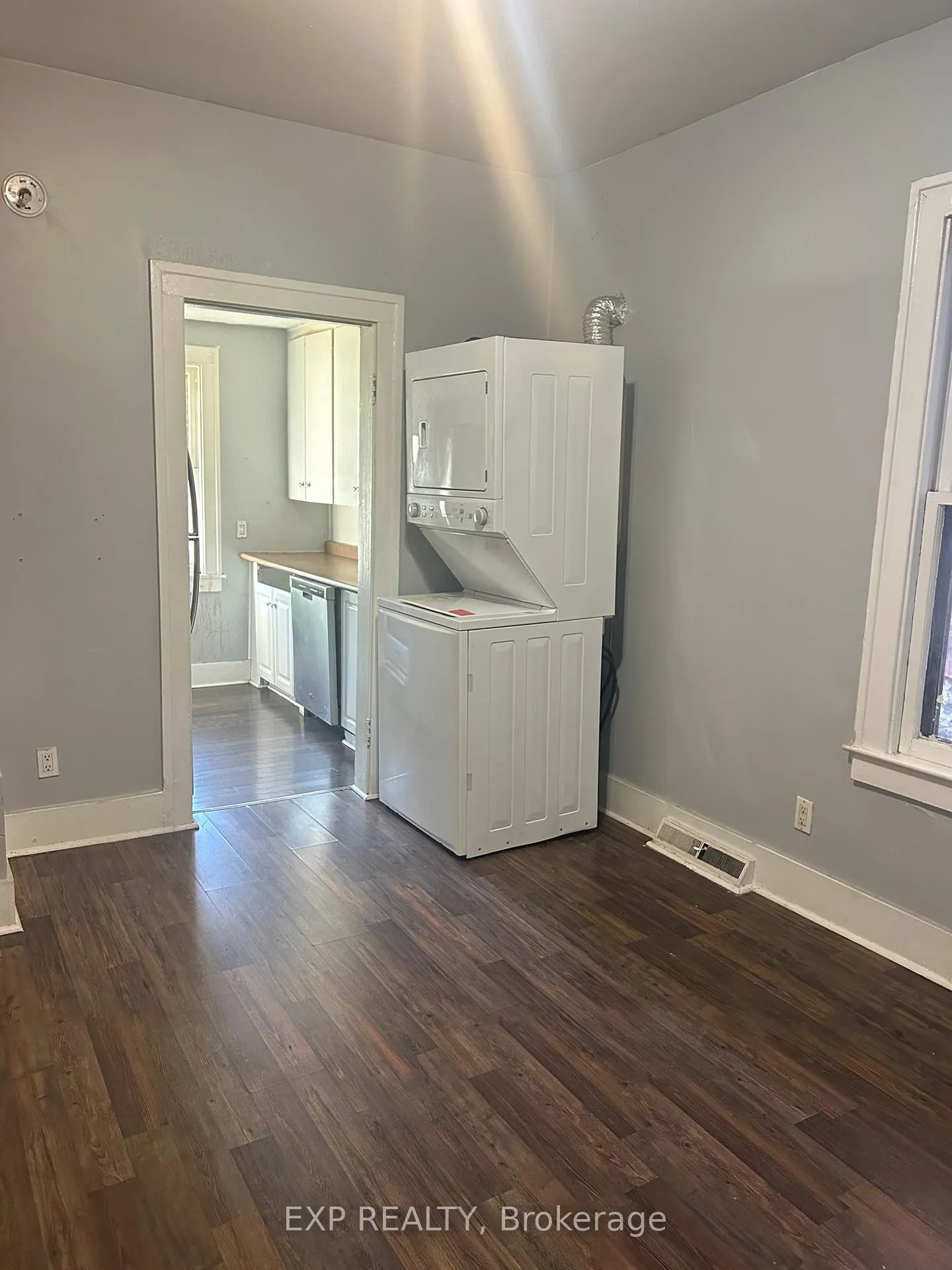 Photo 12 of 220 Mcewan Avenue, Windsor, Windsor University District — HOMEH