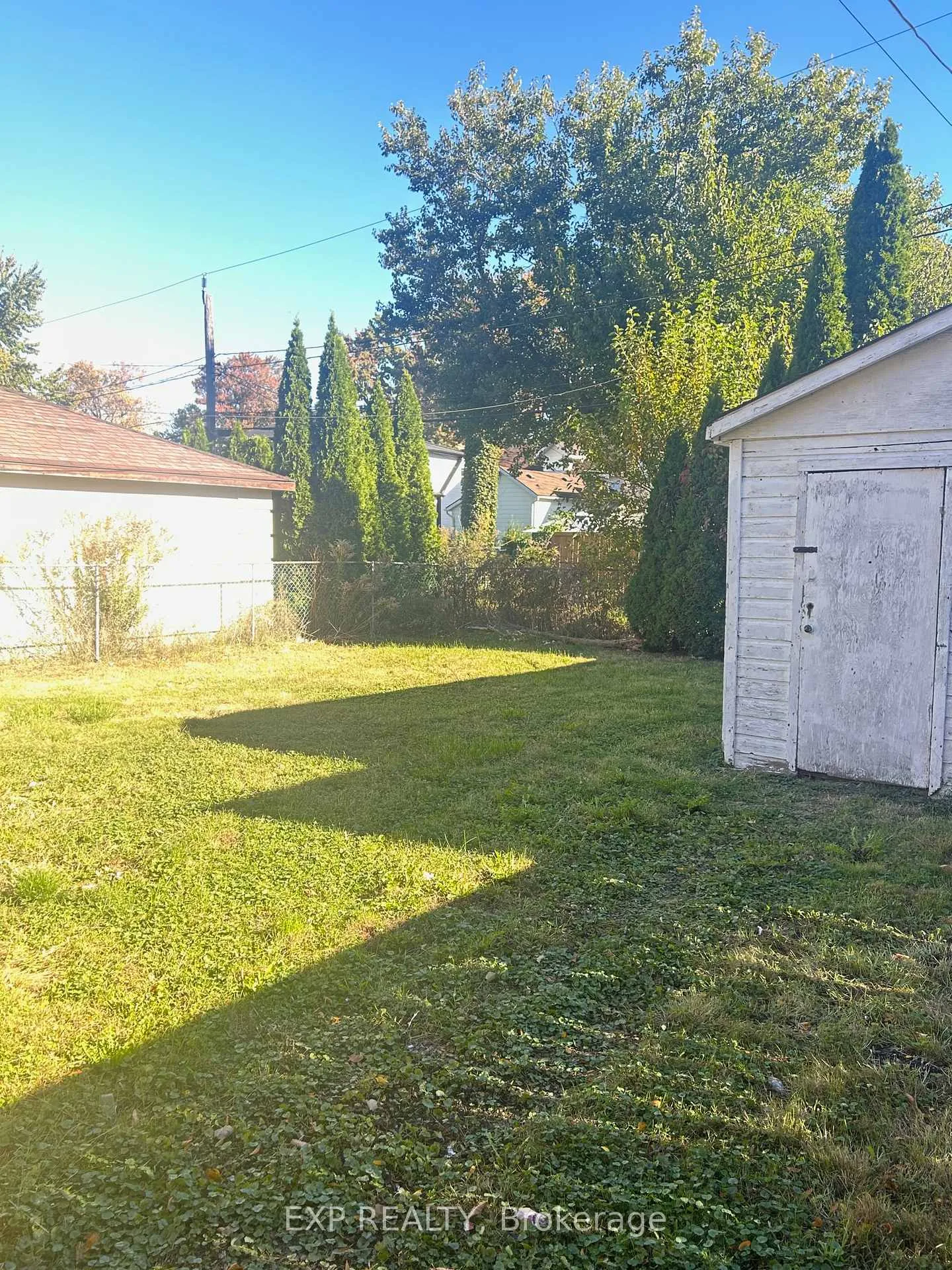 Photo 17 of 220 Mcewan Avenue, Windsor, Windsor University District — HOMEH