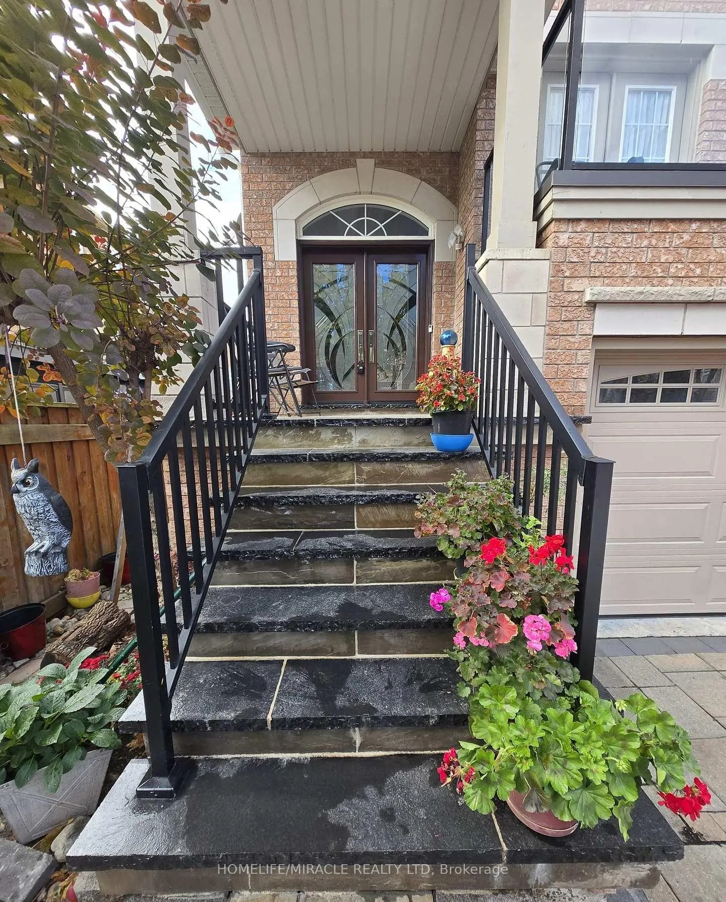 Photo 2 of 10 Gina Drive, Vaughan, Vellore Village — HOMEH