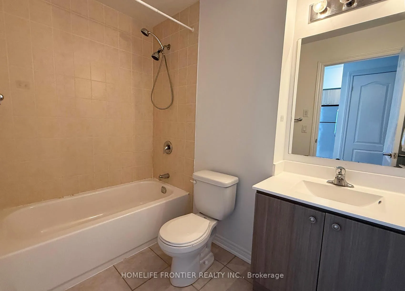 Photo 5 of Unit 305, 8323 Kennedy Road, Markham, Village Green-South Unionville — HOMEH
