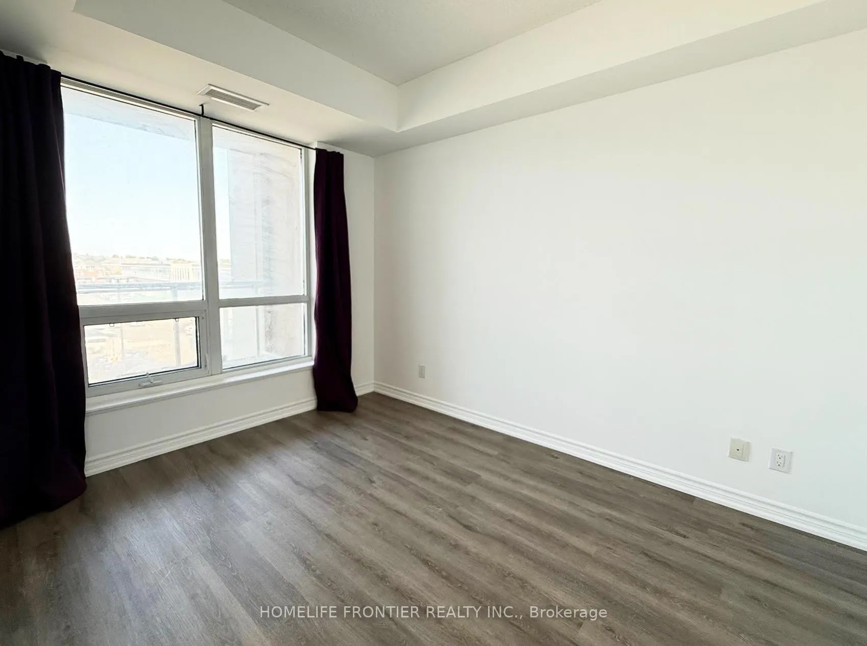 Photo 6 of Unit 305, 8323 Kennedy Road, Markham, Village Green-South Unionville — HOMEH
