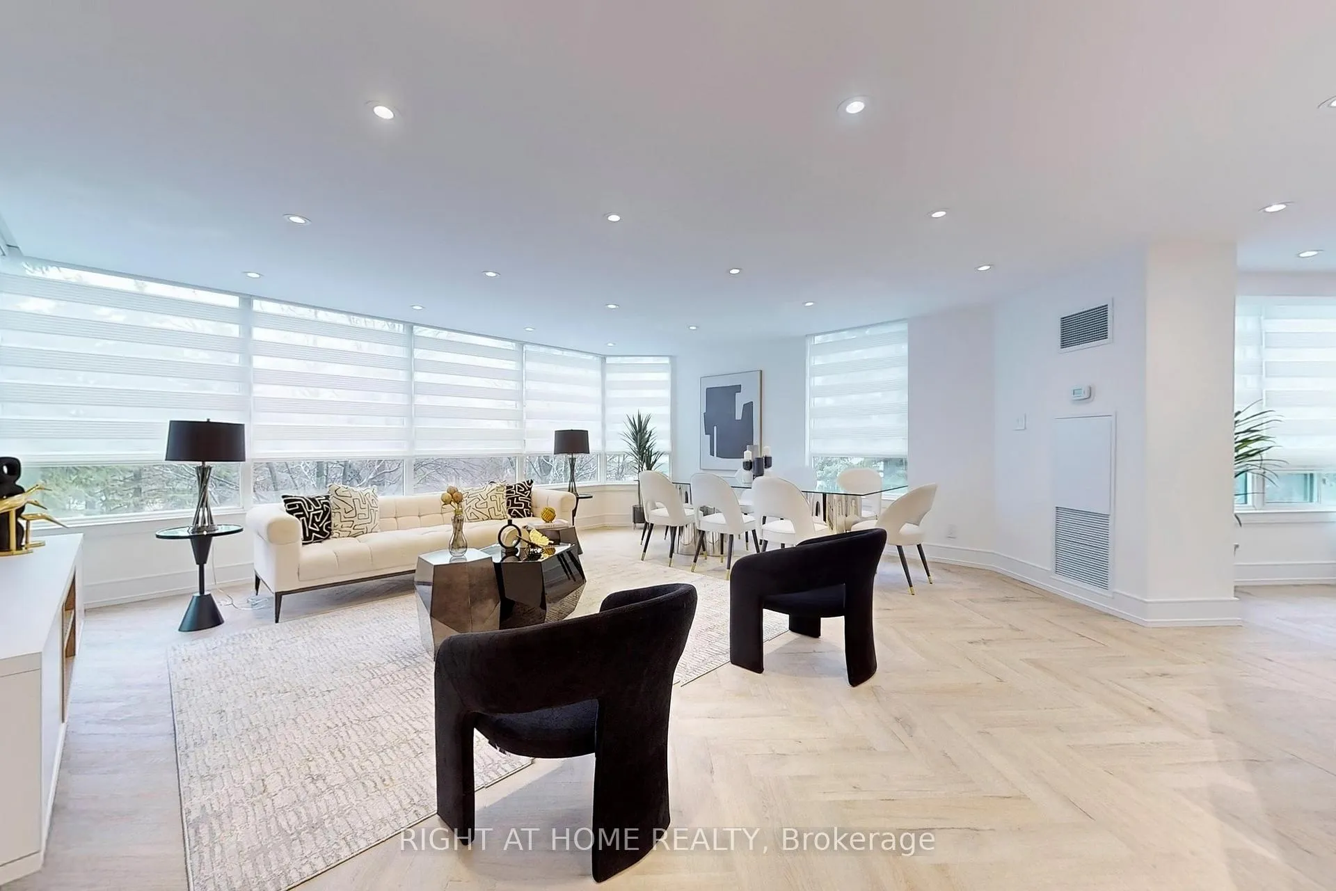 Photo 1 of Unit 303, 120 Promenade Circle, Vaughan, Brownridge — HOMEH