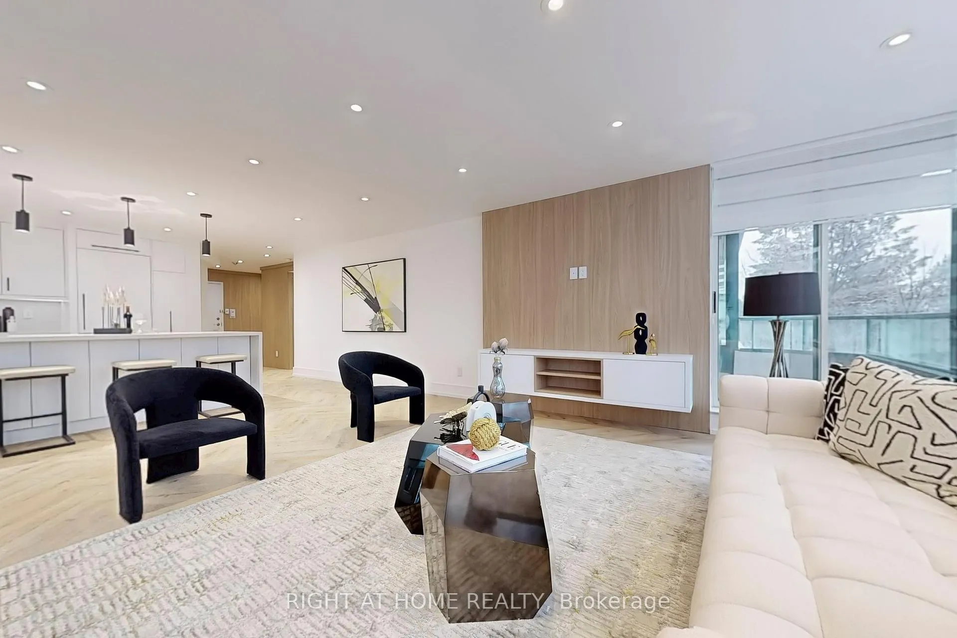 Photo 5 of Unit 303, 120 Promenade Circle, Vaughan, Brownridge — HOMEH