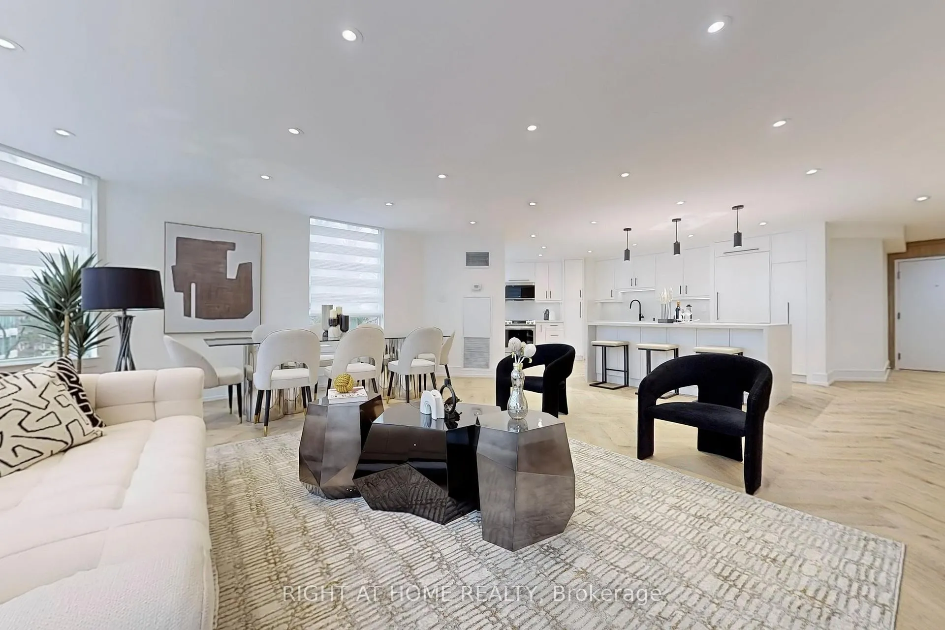 Photo 6 of Unit 303, 120 Promenade Circle, Vaughan, Brownridge — HOMEH