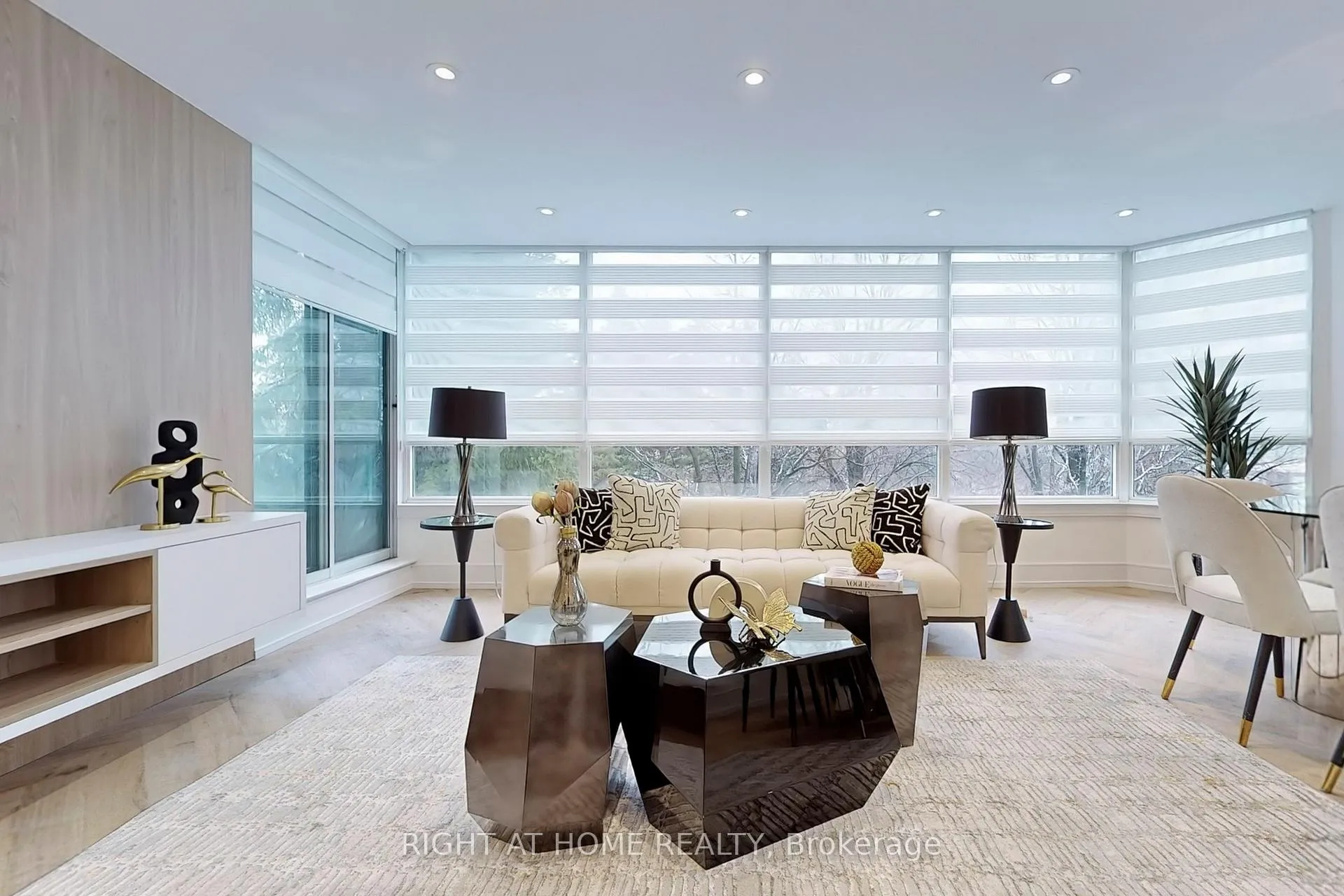 Photo 7 of Unit 303, 120 Promenade Circle, Vaughan, Brownridge — HOMEH