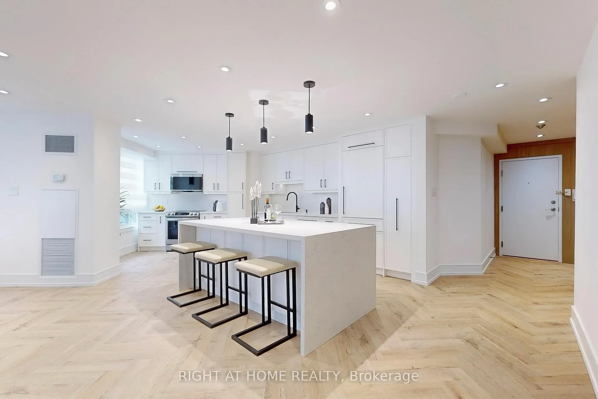 Photo 10 of Unit 303, 120 Promenade Circle, Vaughan, Brownridge — HOMEH